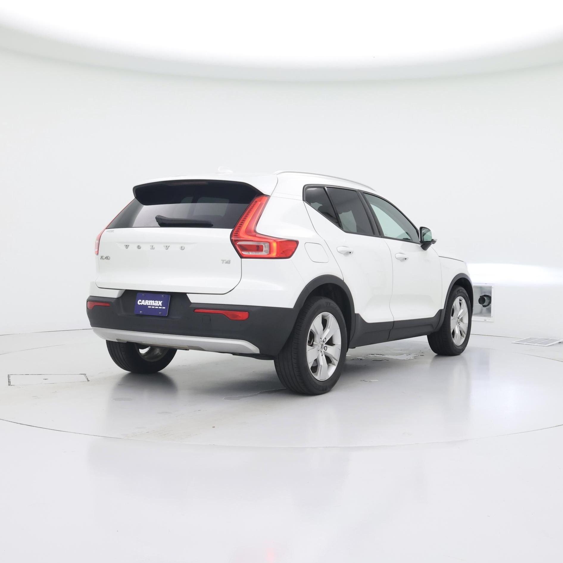 Thumbnail: 2022 Volvo XC40 - 8