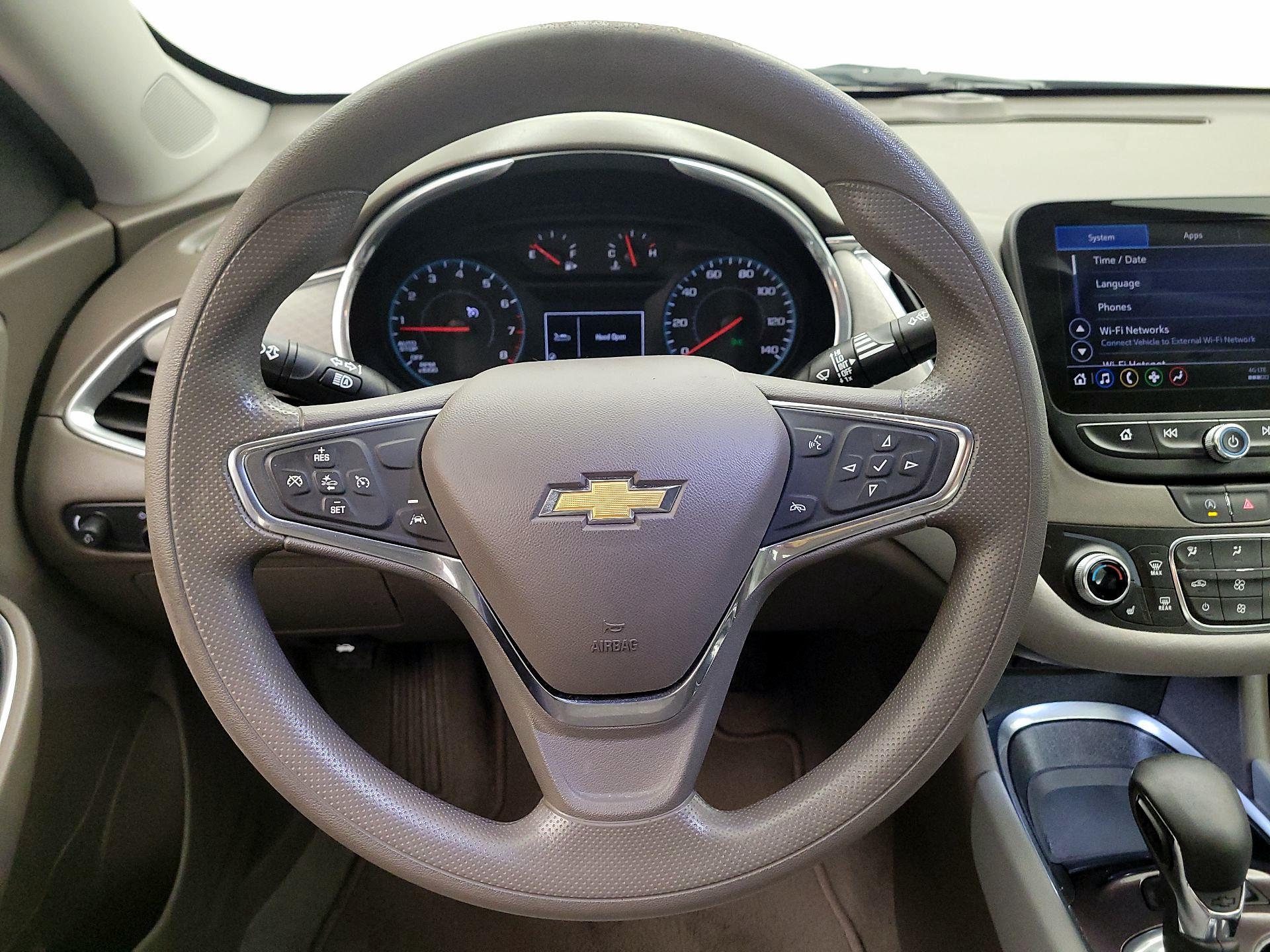 Thumbnail: 2021 Chevrolet Malibu - 10