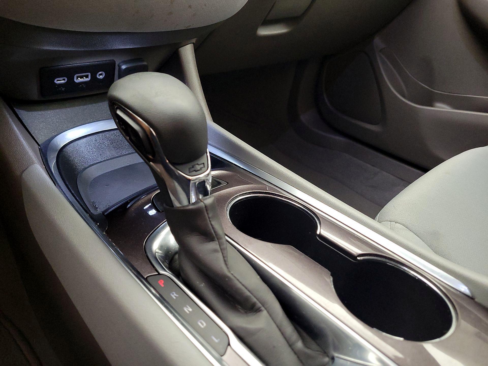 Thumbnail: 2021 Chevrolet Malibu - 15