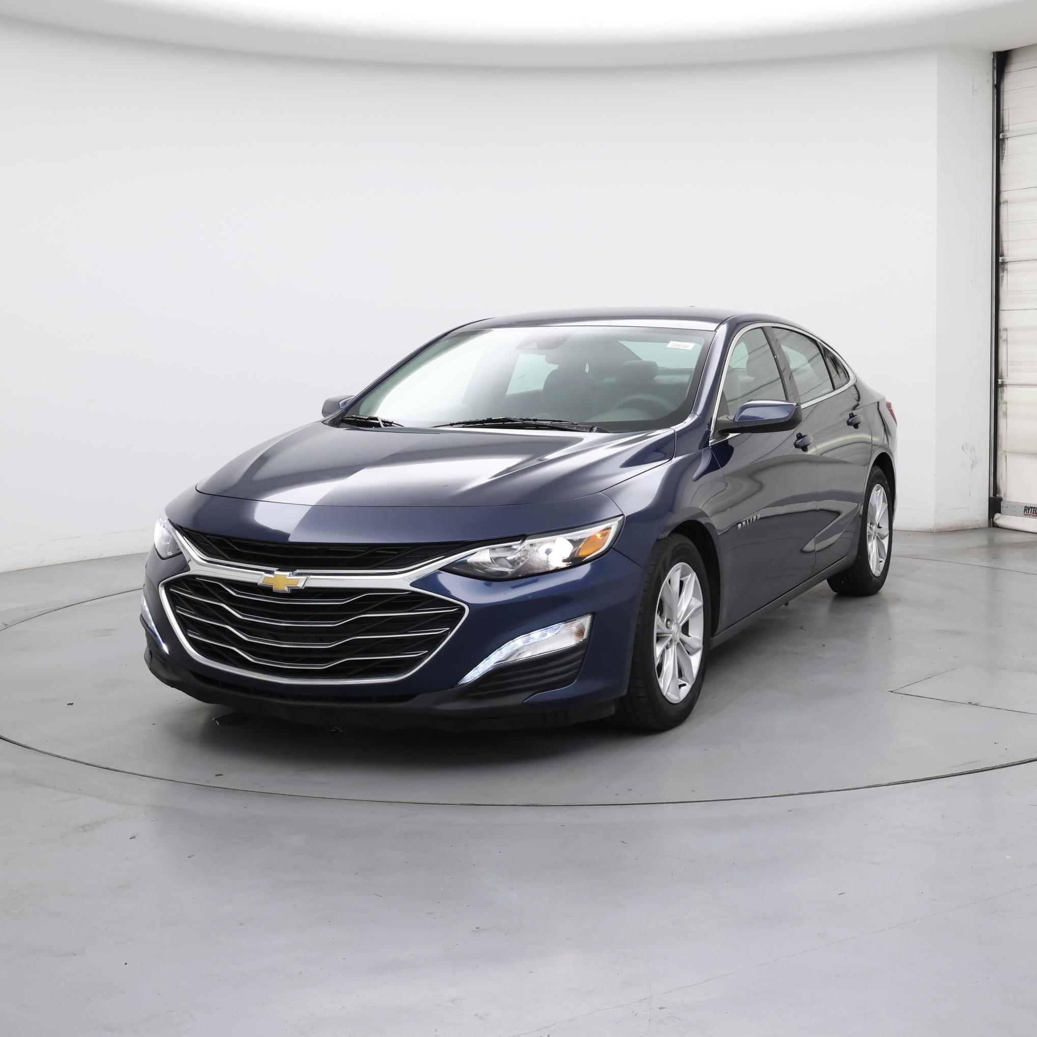 Thumbnail: 2021 Chevrolet Malibu - 4