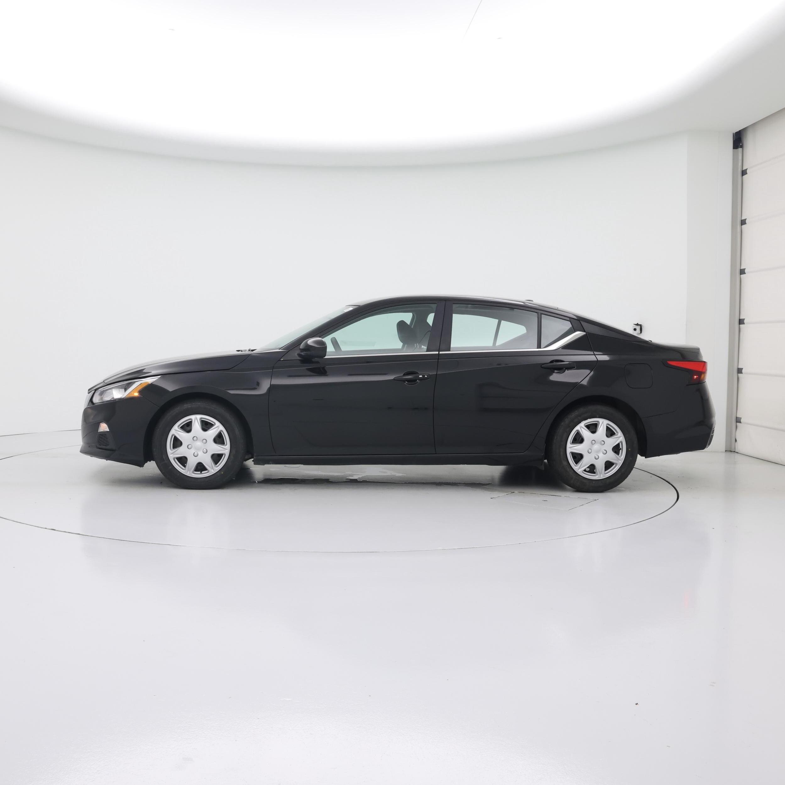 Thumbnail: 2020 Nissan Altima - 3
