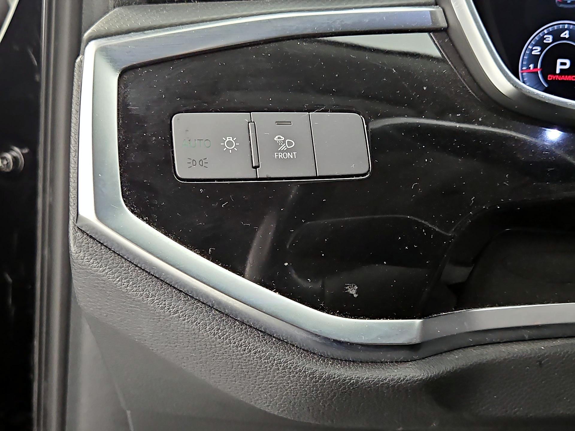 Thumbnail: 2020 Audi Q3 - 13