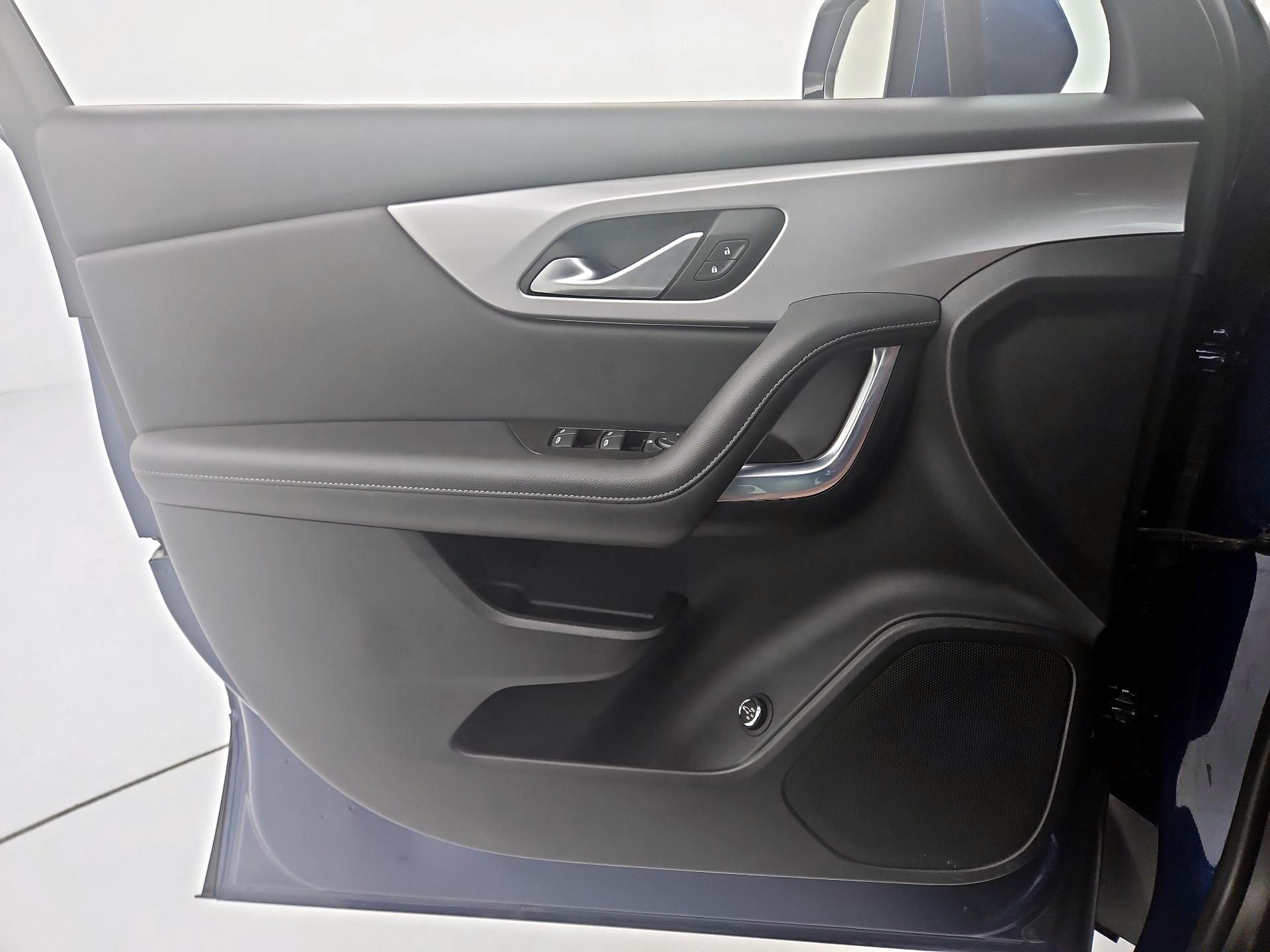 Thumbnail: 2022 Chevrolet Blazer - 12
