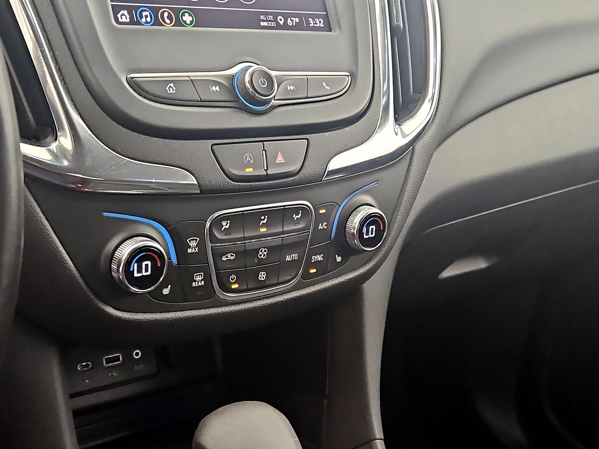 Thumbnail: 2022 Chevrolet Equinox - 16