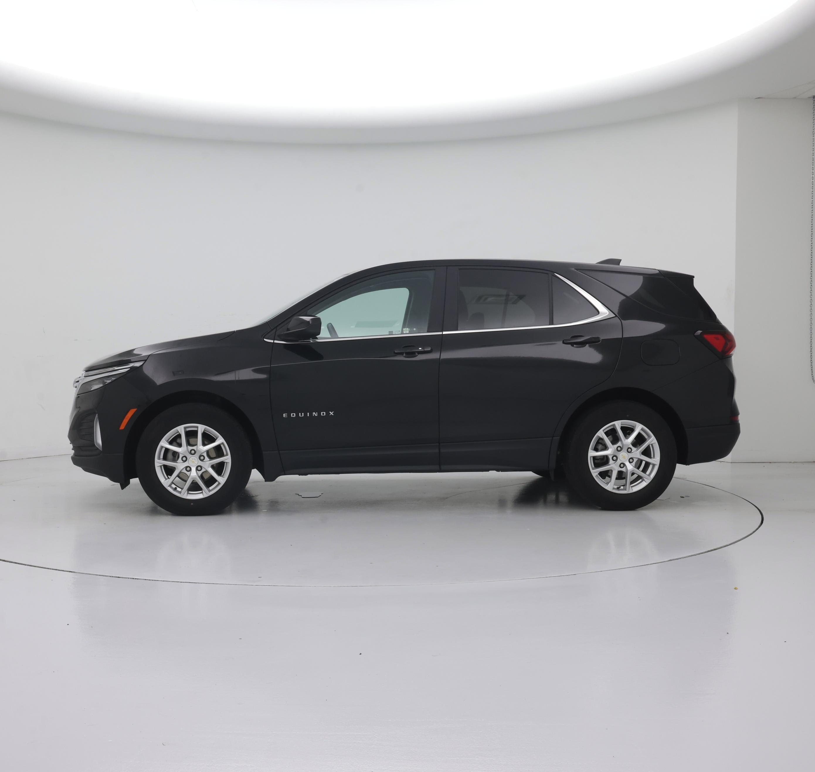 Thumbnail: 2022 Chevrolet Equinox - 3