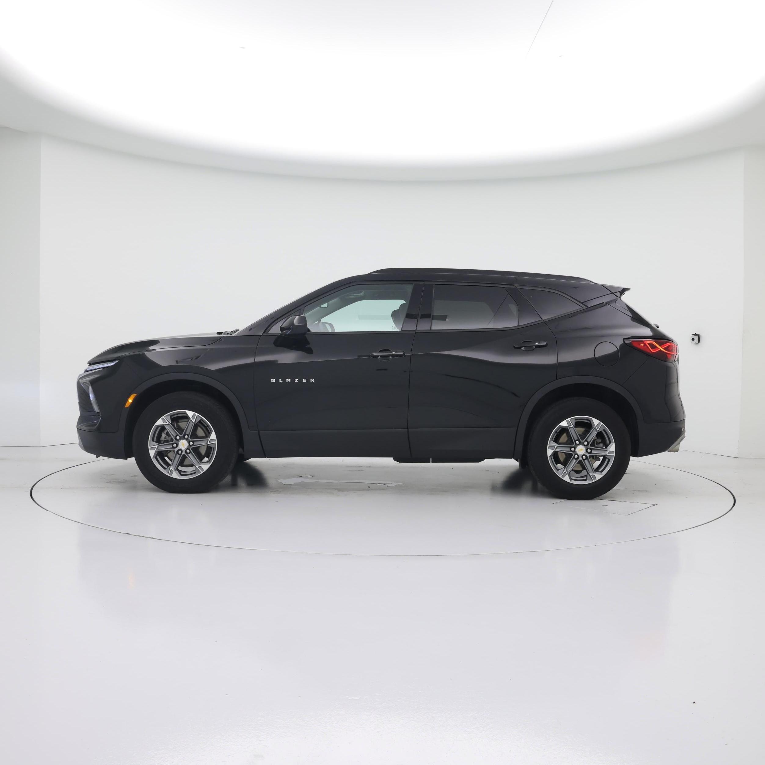 Thumbnail: 2023 Chevrolet Blazer - 3