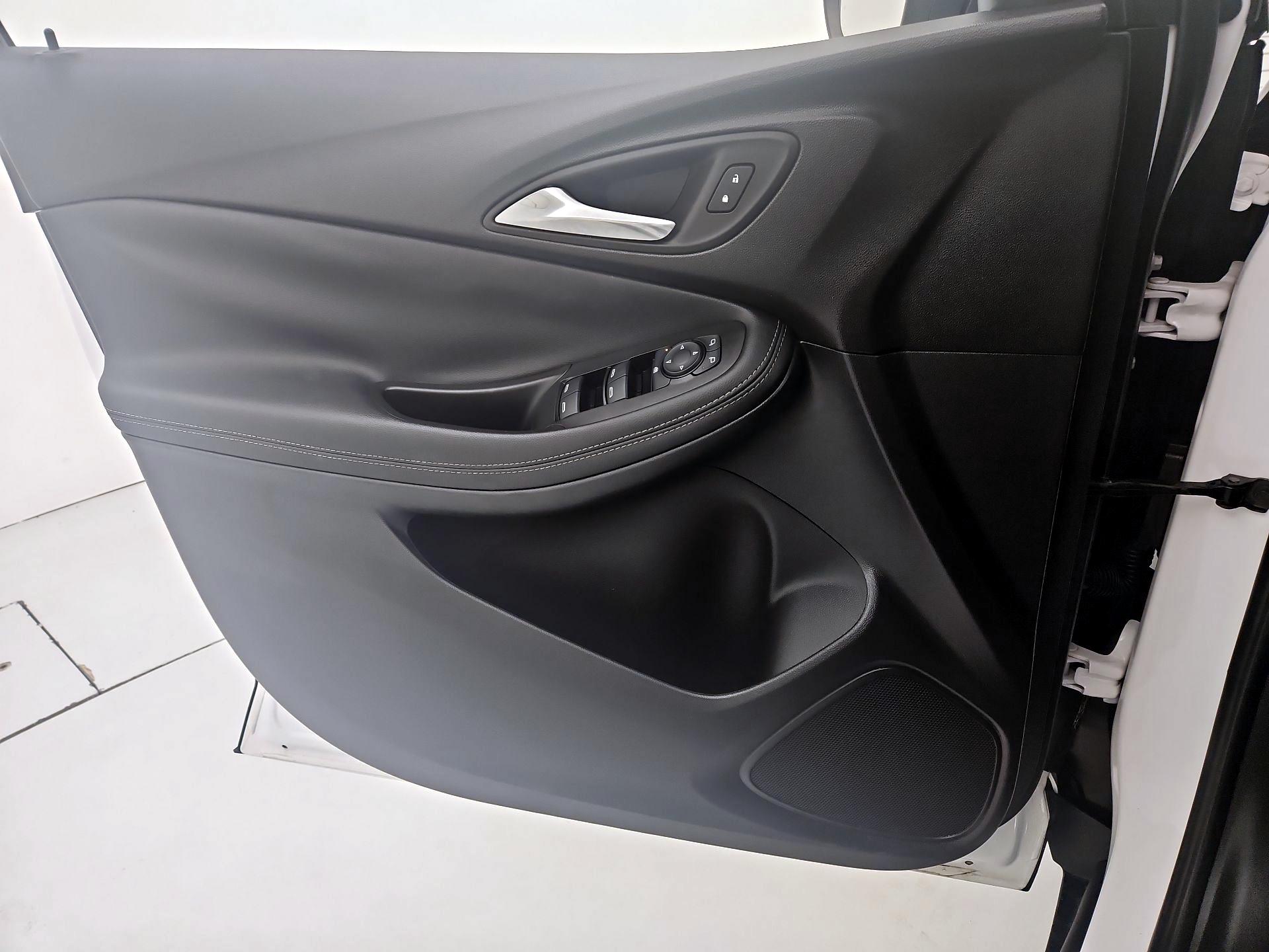 Thumbnail: 2022 Buick Encore GX - 12