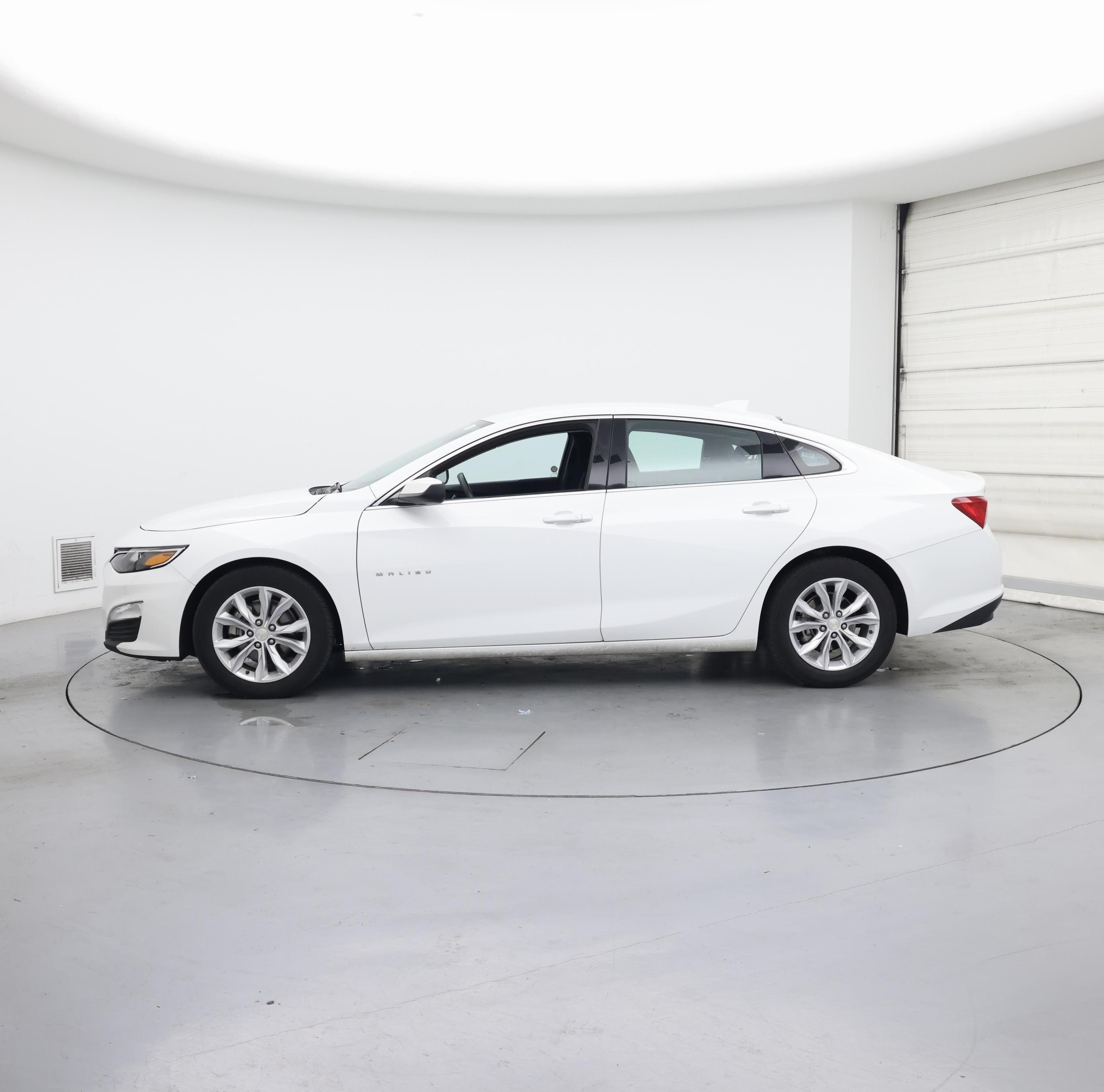 Thumbnail: 2023 Chevrolet Malibu - 3
