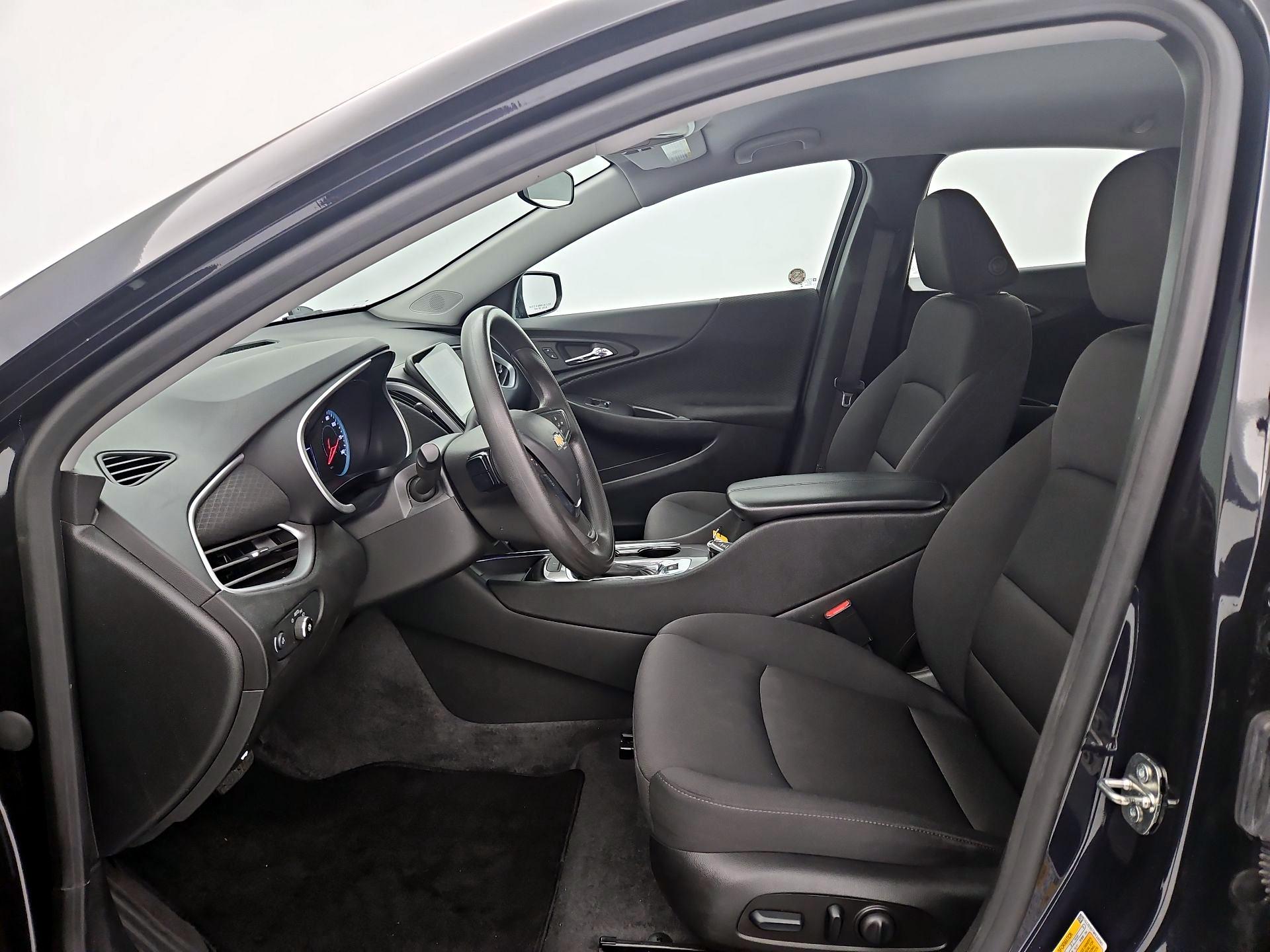 Thumbnail: 2023 Chevrolet Malibu - 11