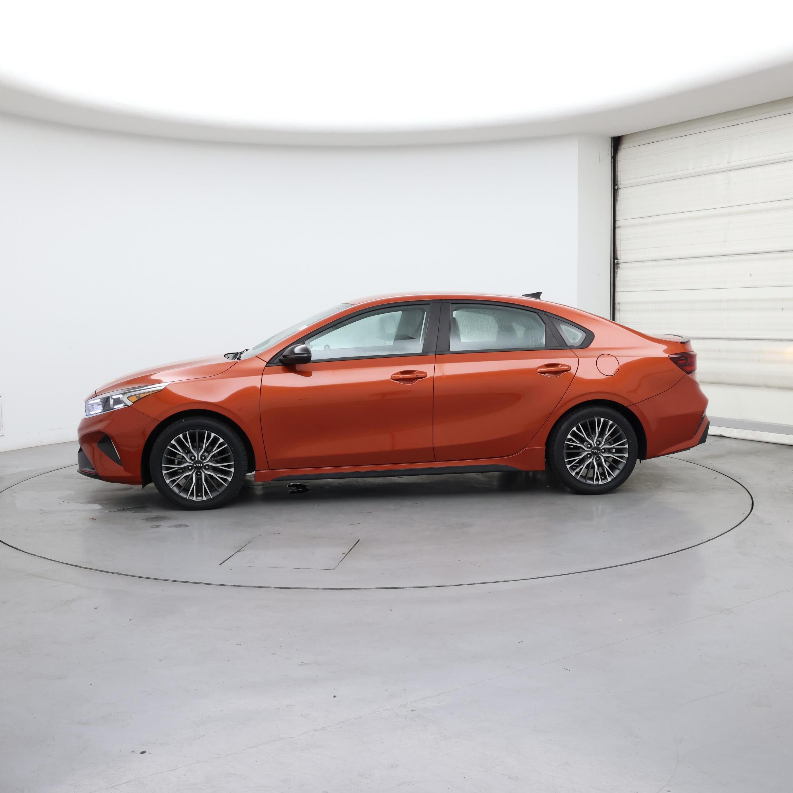 Thumbnail: 2023 Kia Forte - 3