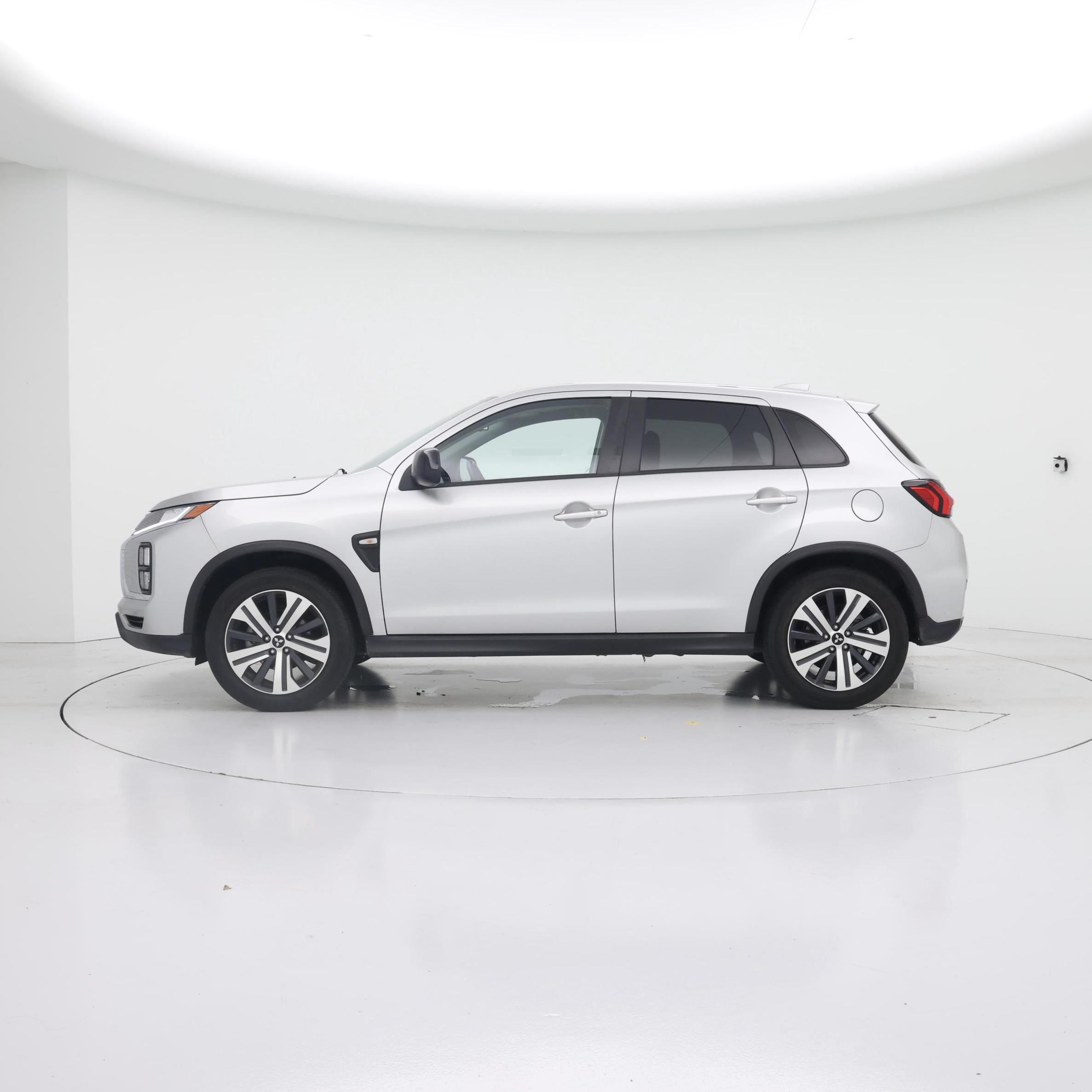 Thumbnail: 2023 Mitsubishi Outlander Sport - 3