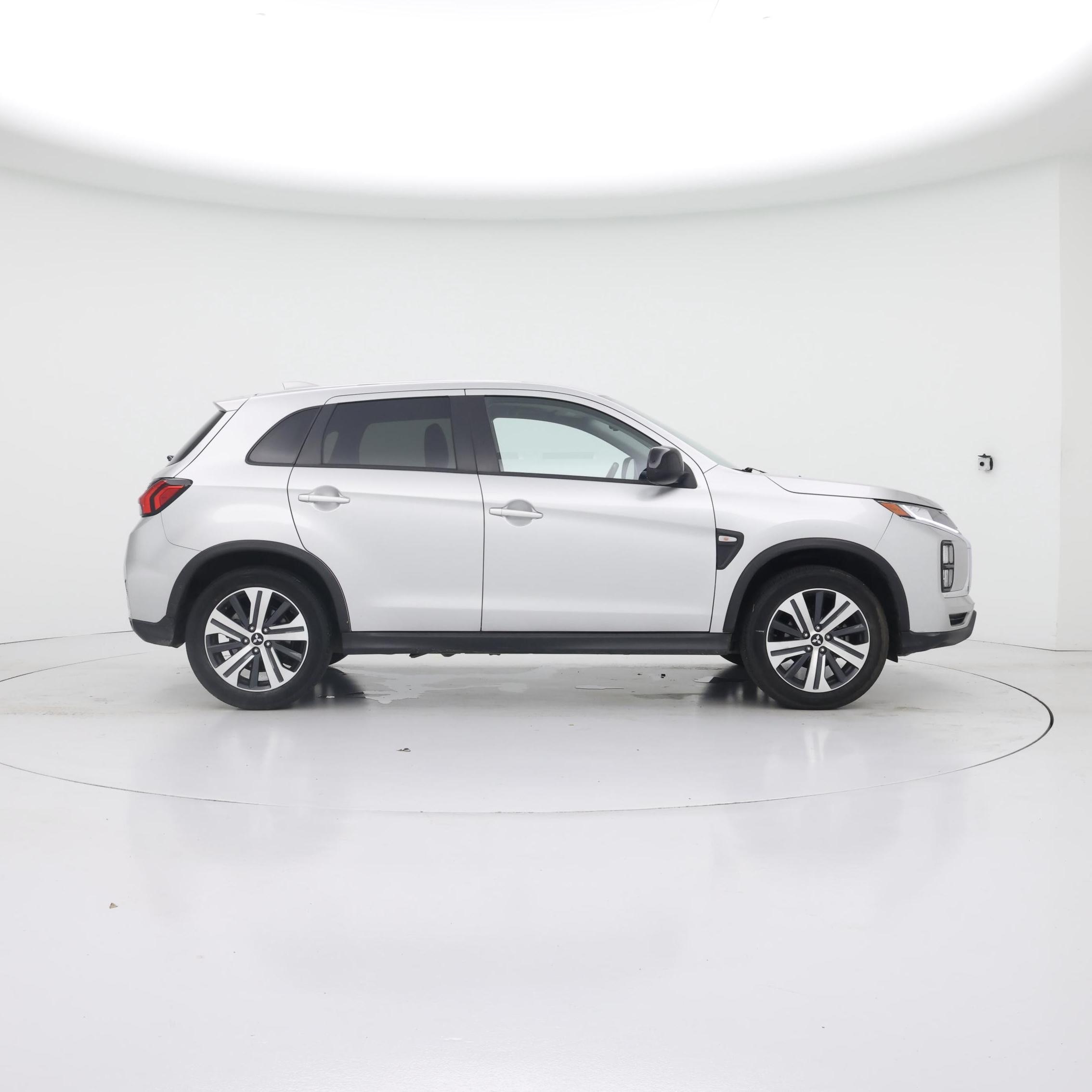 Thumbnail: 2023 Mitsubishi Outlander Sport - 7