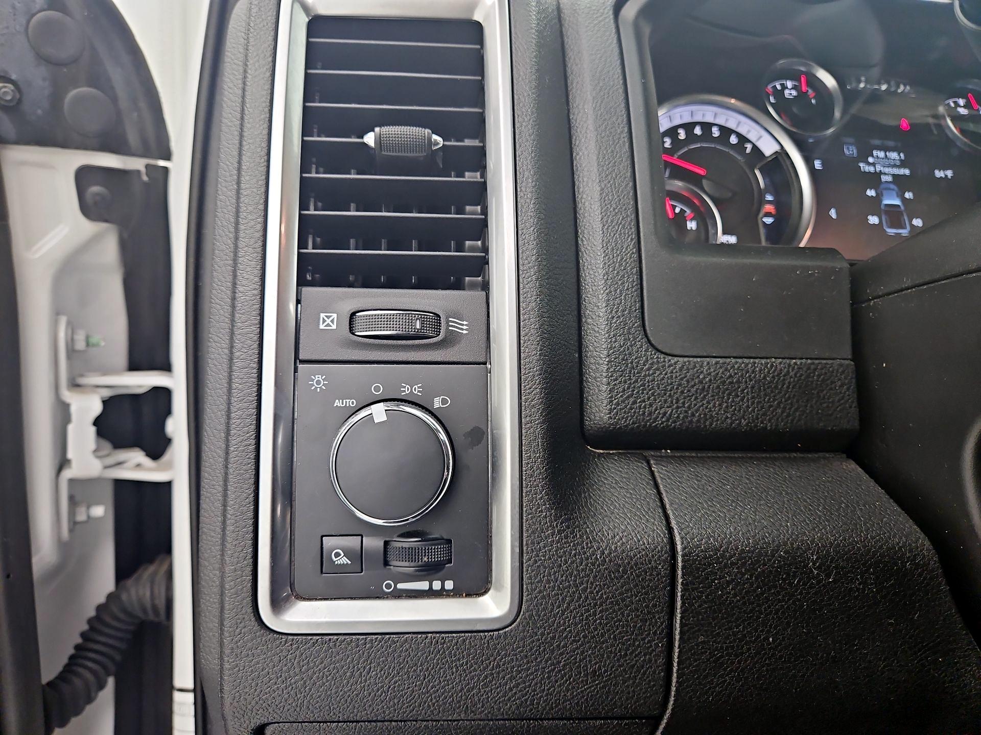 Thumbnail: 2023 RAM 1500 Classic - 13