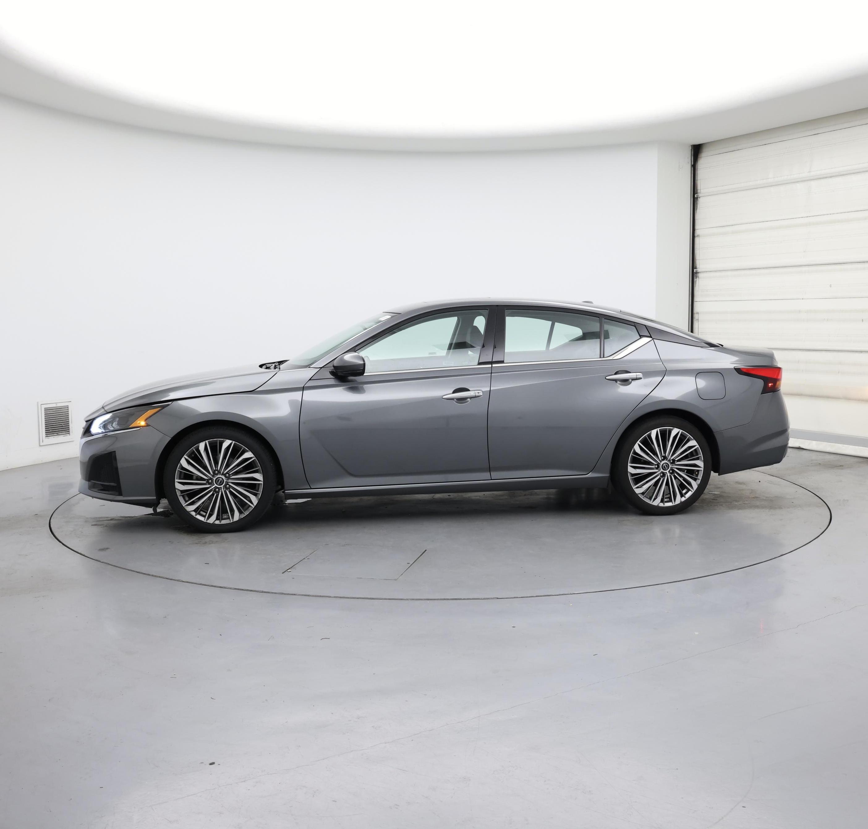 Thumbnail: 2023 Nissan Altima - 3
