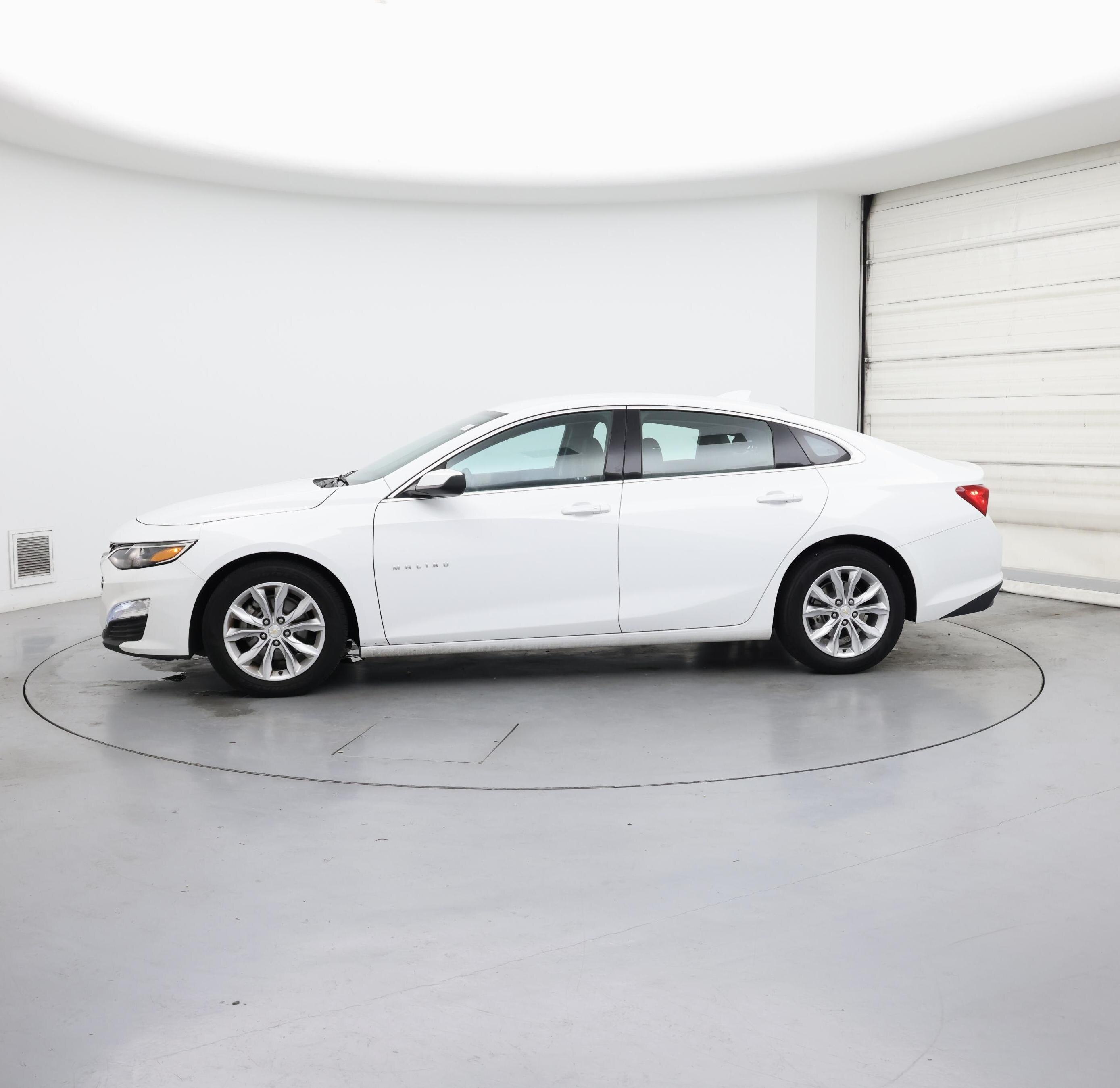Thumbnail: 2023 Chevrolet Malibu - 3