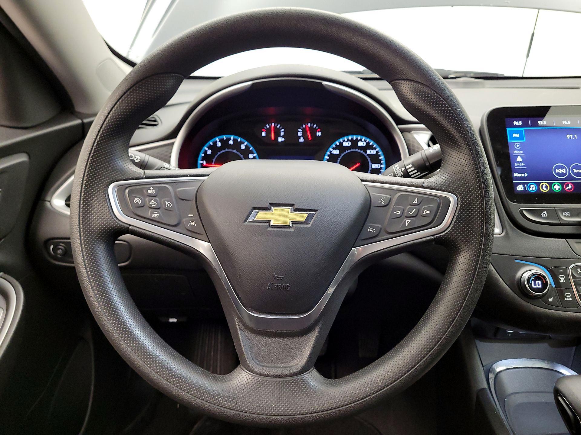 Thumbnail: 2023 Chevrolet Malibu - 10