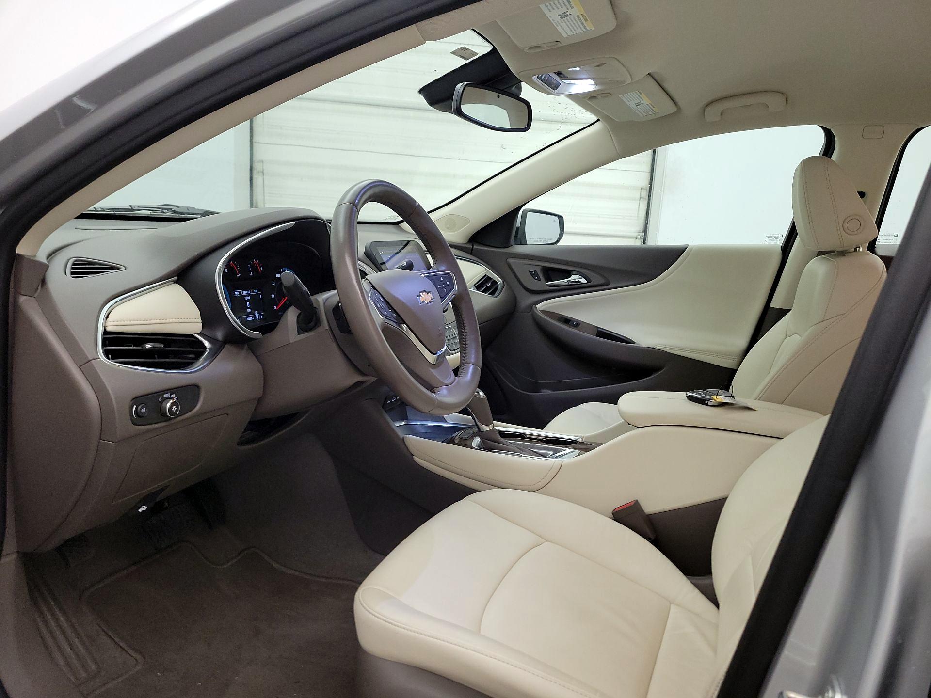 Thumbnail: 2020 Chevrolet Malibu - 11