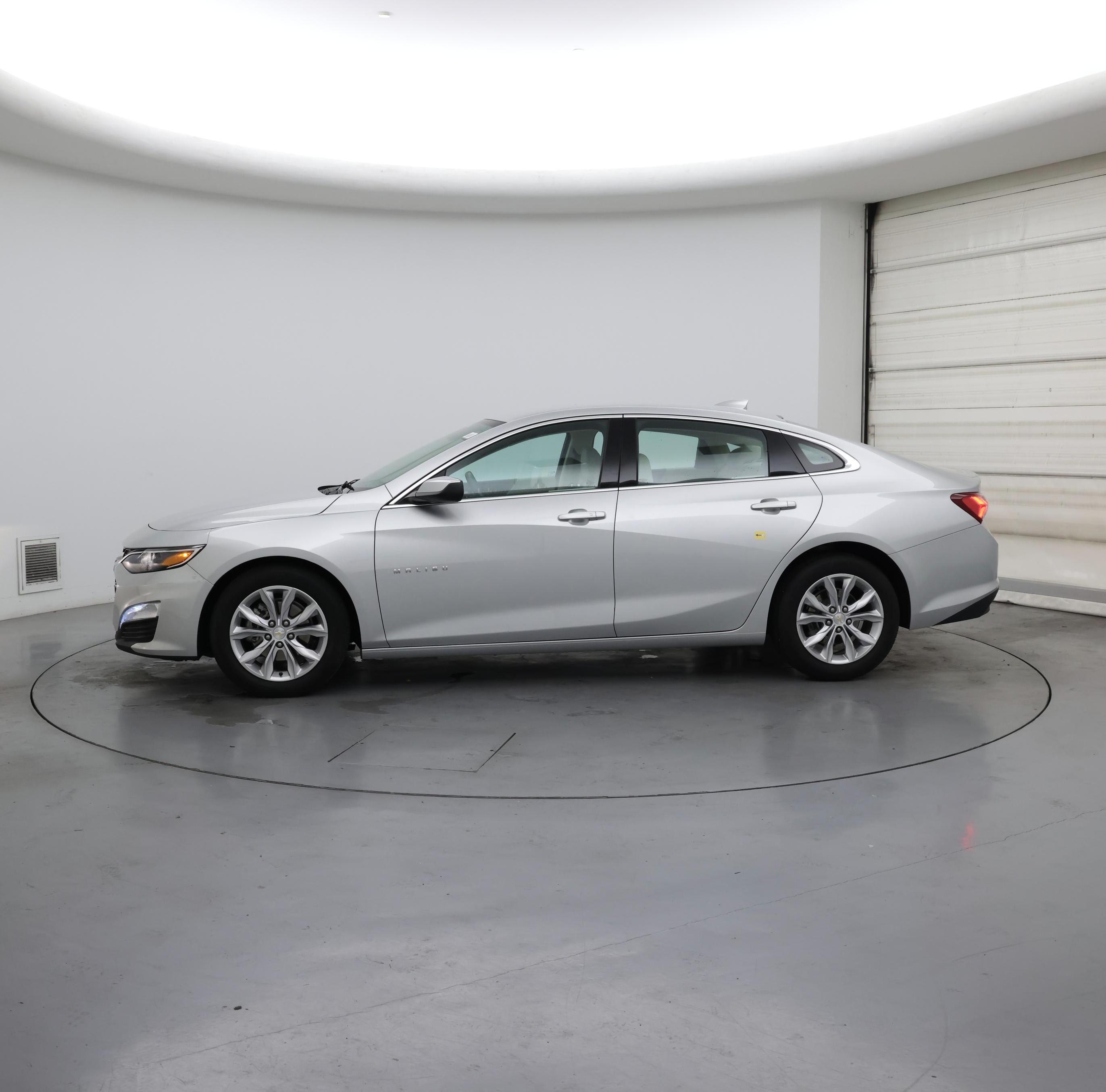 Thumbnail: 2020 Chevrolet Malibu - 3