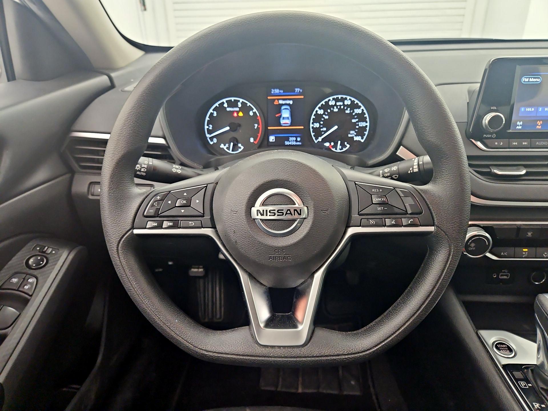 Thumbnail: 2022 Nissan Altima - 10