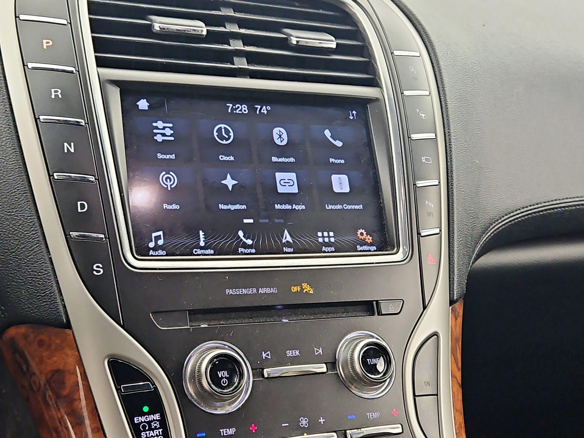 Thumbnail: 2019 Lincoln Nautilus - 16