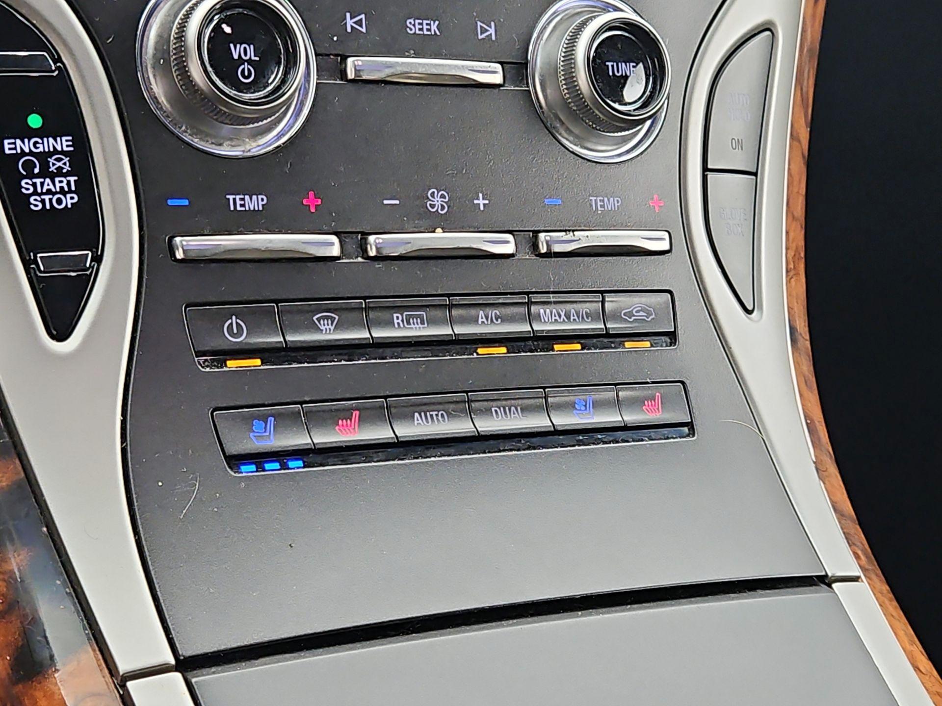 Thumbnail: 2019 Lincoln Nautilus - 17