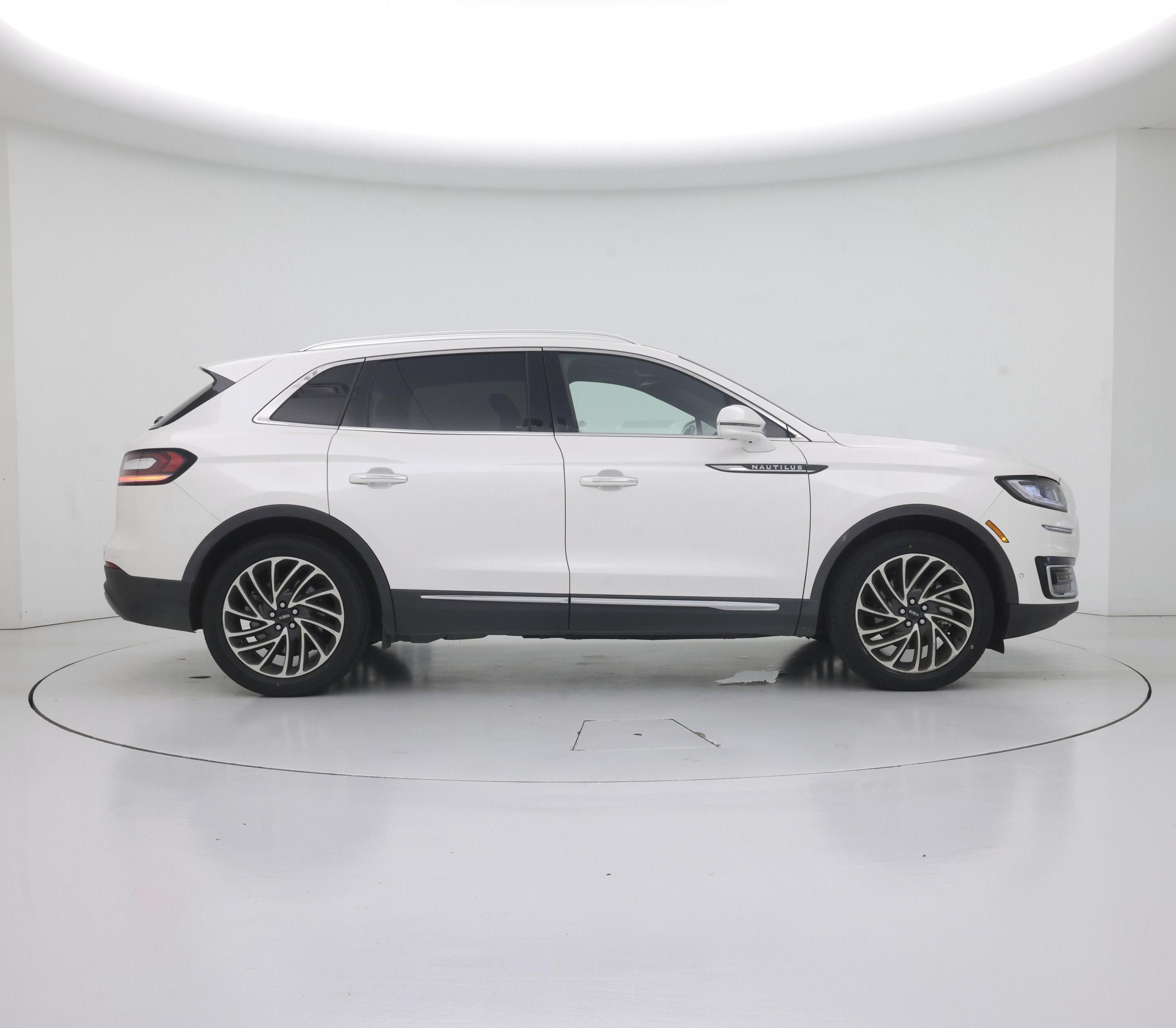 Thumbnail: 2019 Lincoln Nautilus - 7