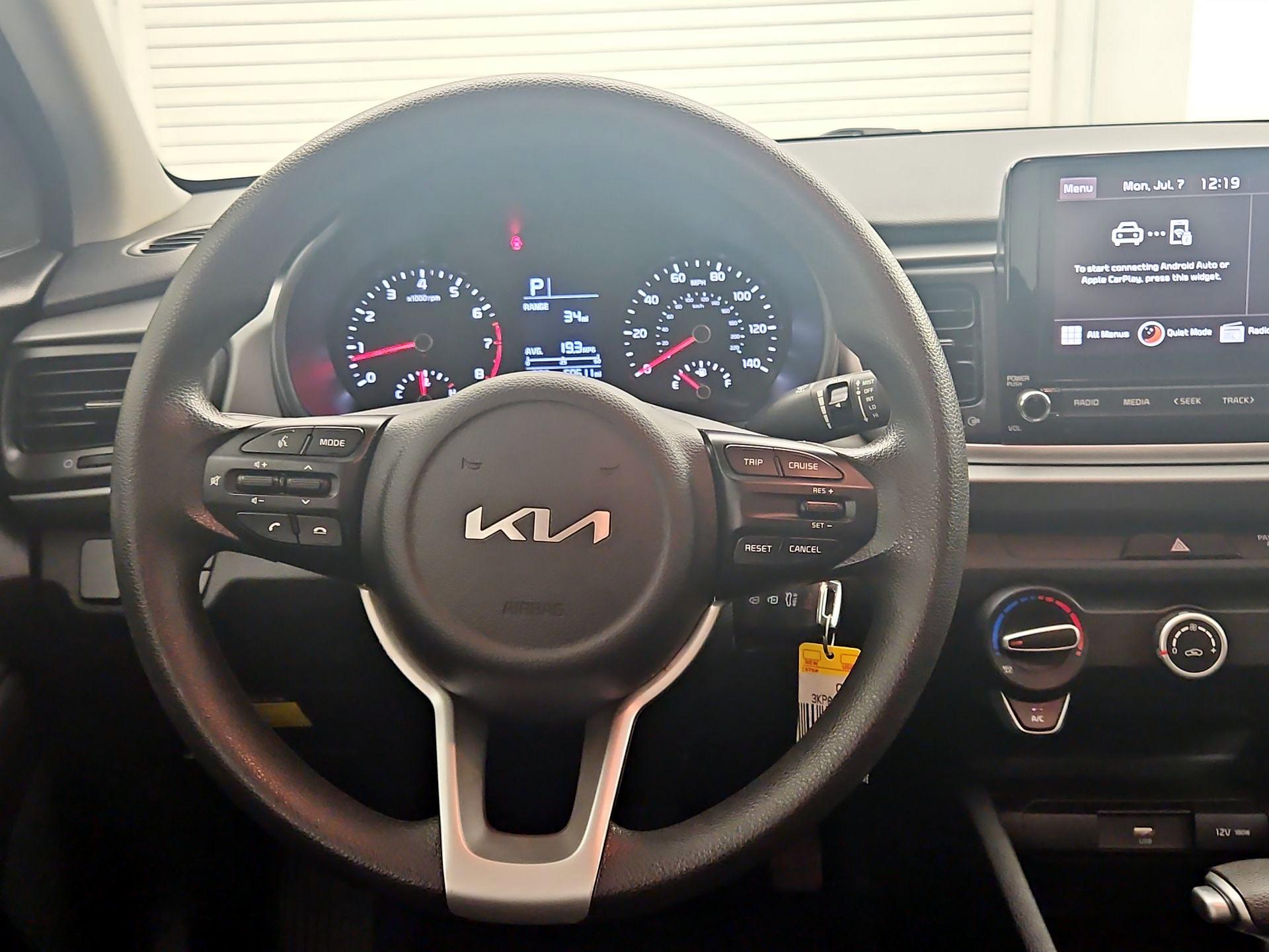 Thumbnail: 2023 Kia Rio - 10