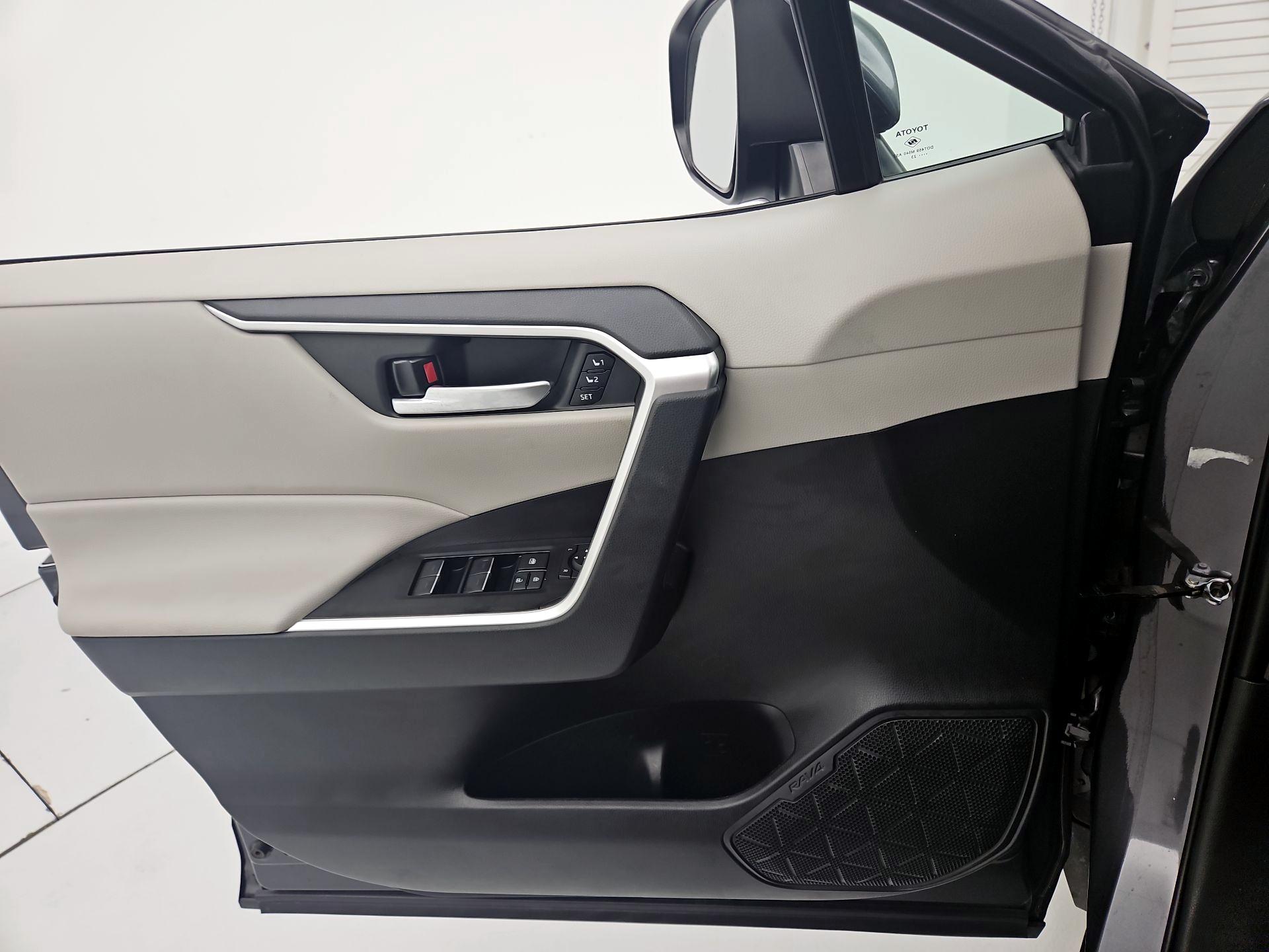 Thumbnail: 2023 Toyota RAV4 - 12