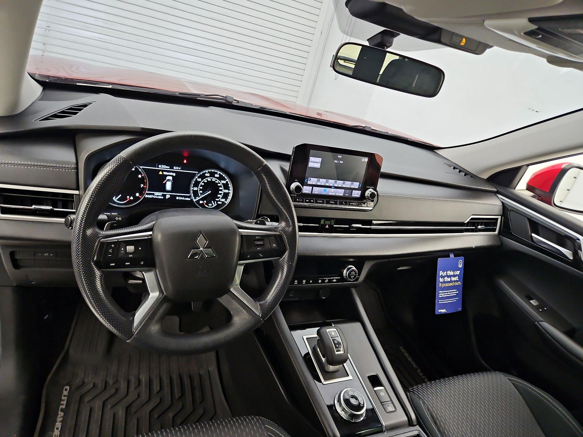 Thumbnail: 2022 Mitsubishi Outlander - 9
