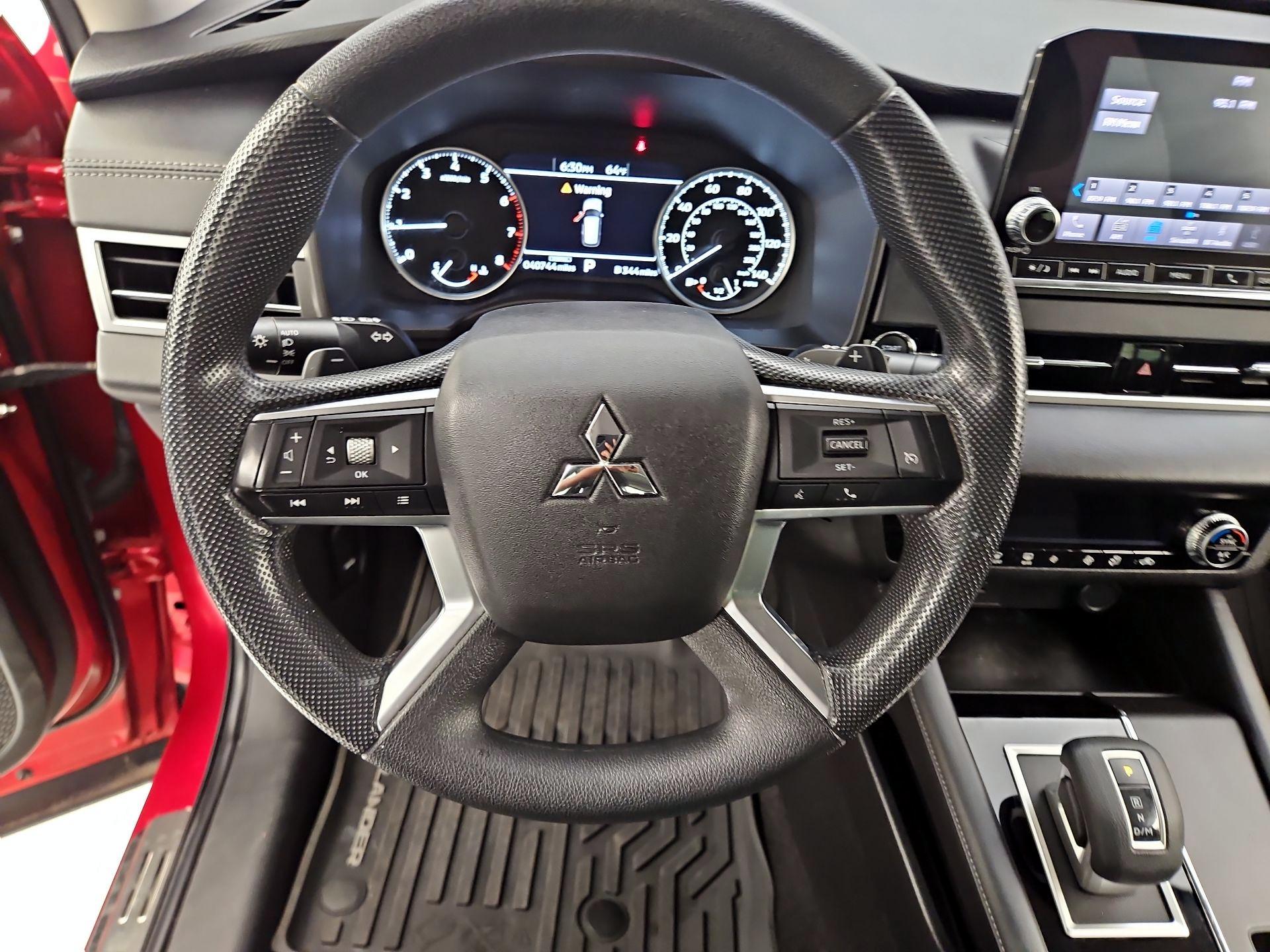 Thumbnail: 2022 Mitsubishi Outlander - 10