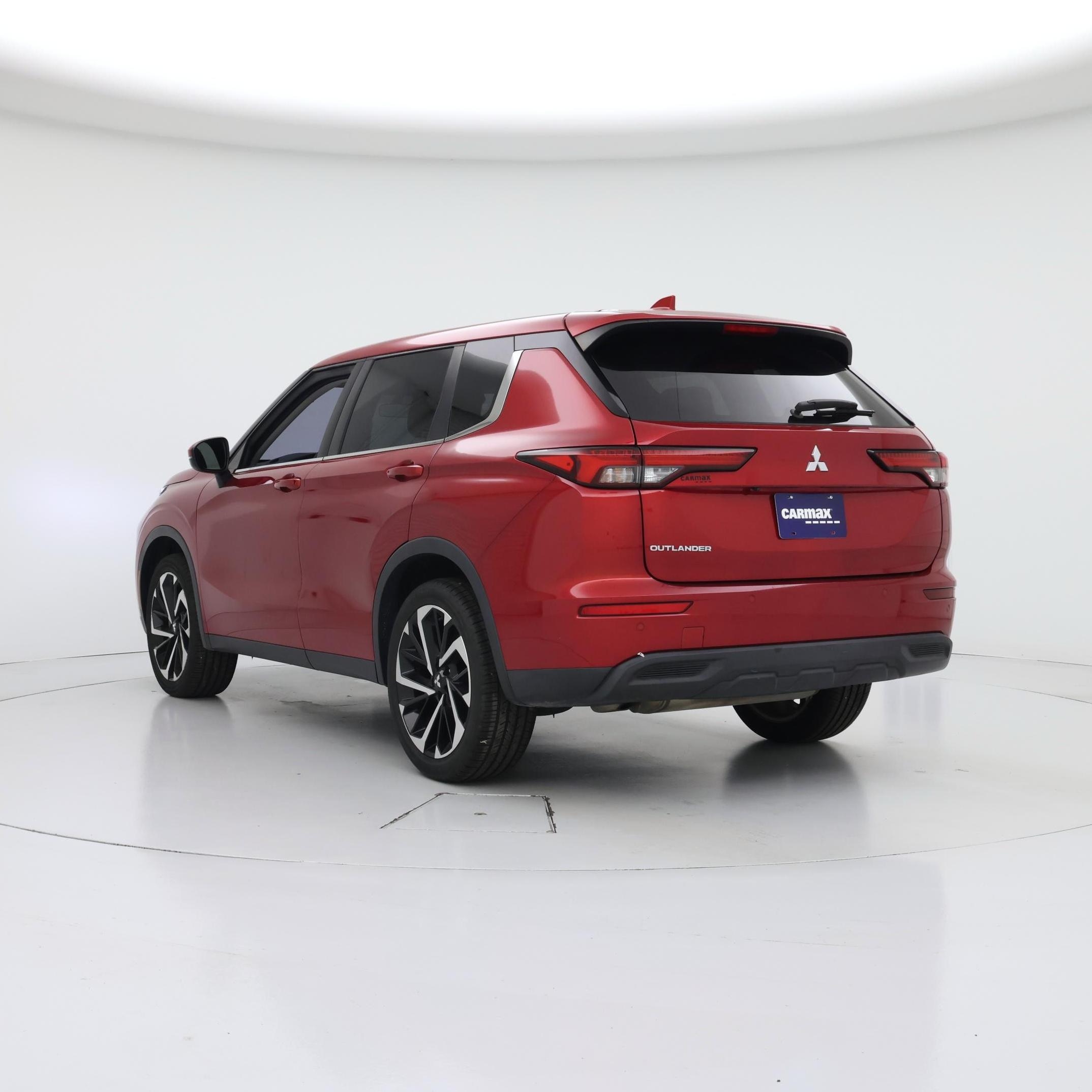 Thumbnail: 2022 Mitsubishi Outlander - 2