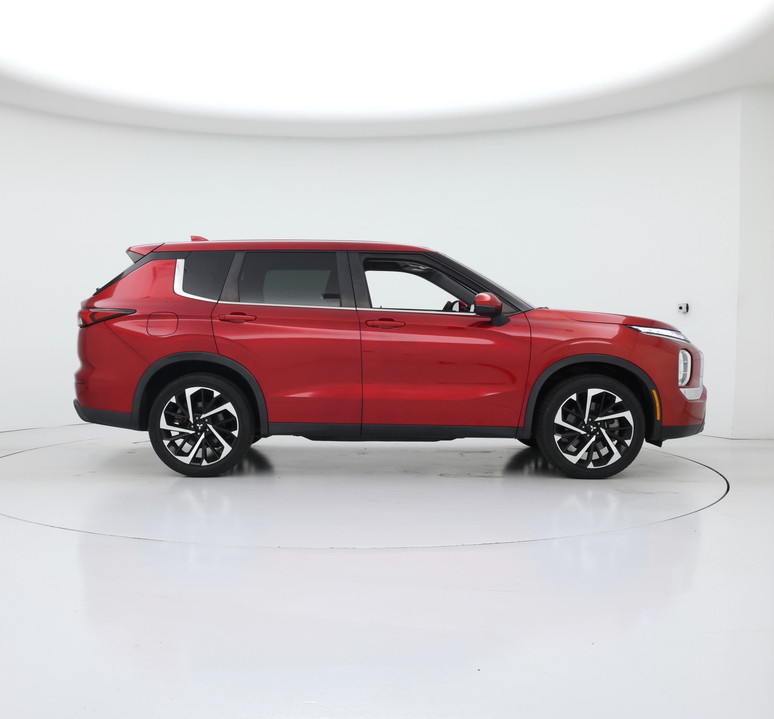 Thumbnail: 2022 Mitsubishi Outlander - 7