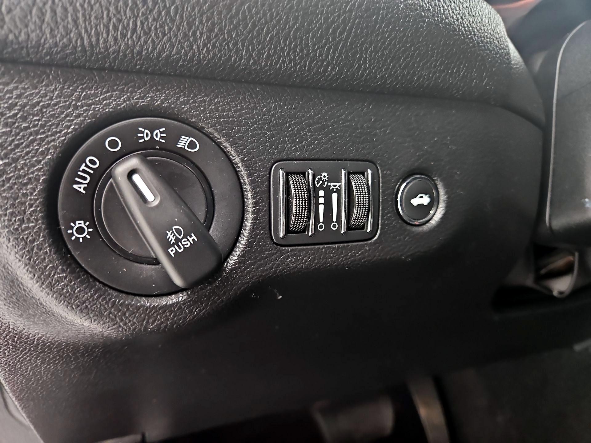 Thumbnail: 2021 Dodge Challenger - 13
