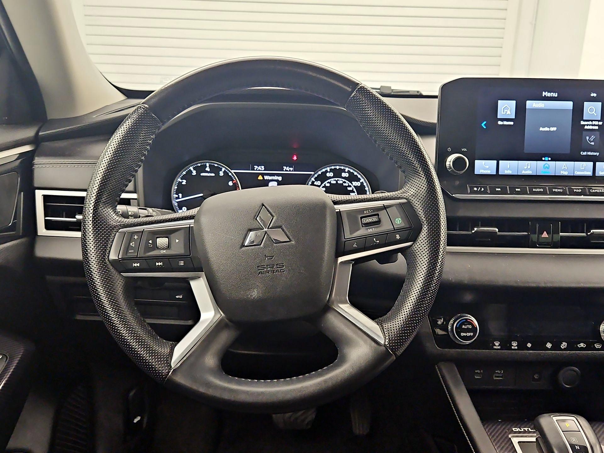 Thumbnail: 2022 Mitsubishi Outlander - 10