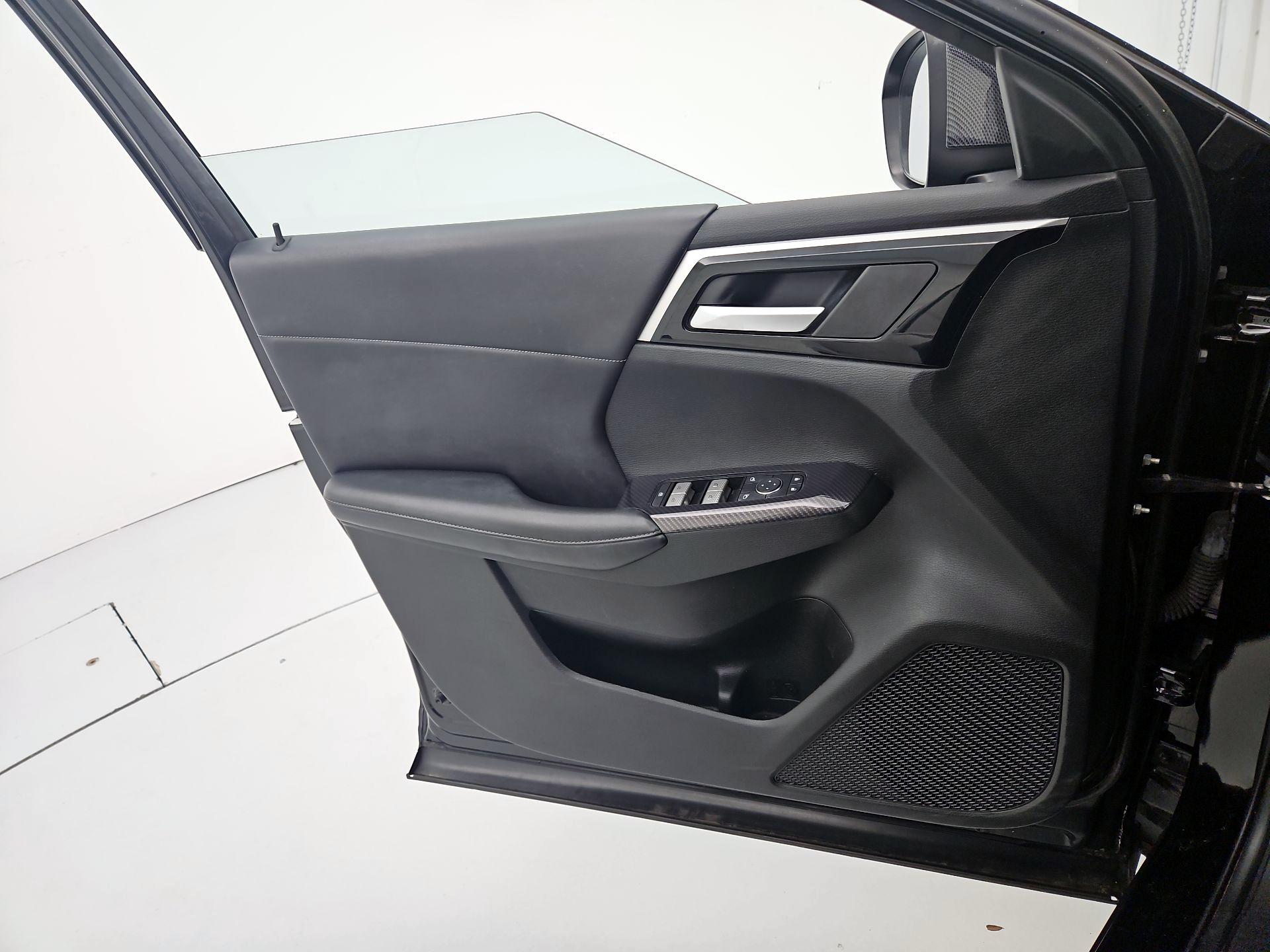 Thumbnail: 2022 Mitsubishi Outlander - 12
