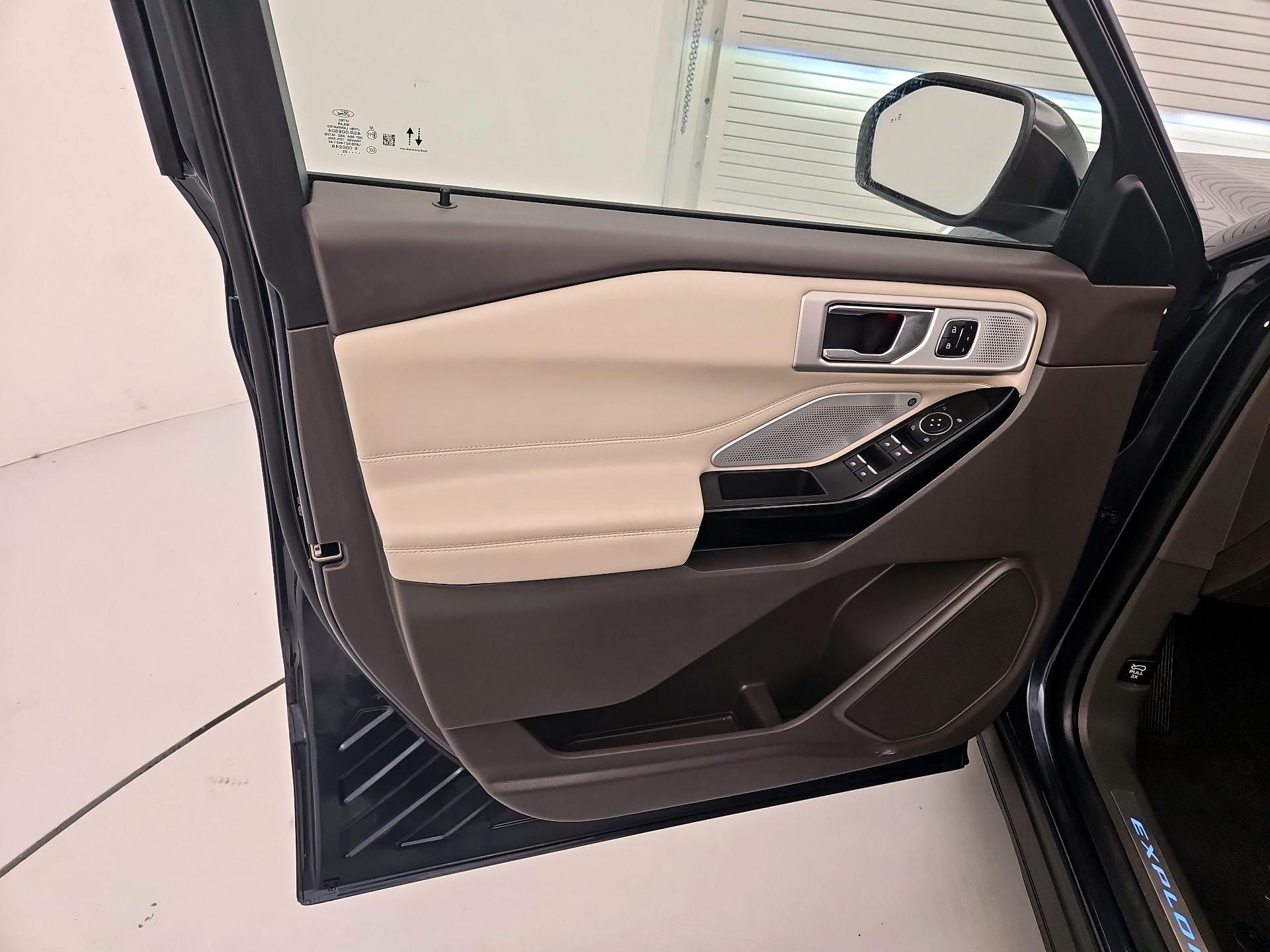 Thumbnail: 2022 Ford Explorer - 12