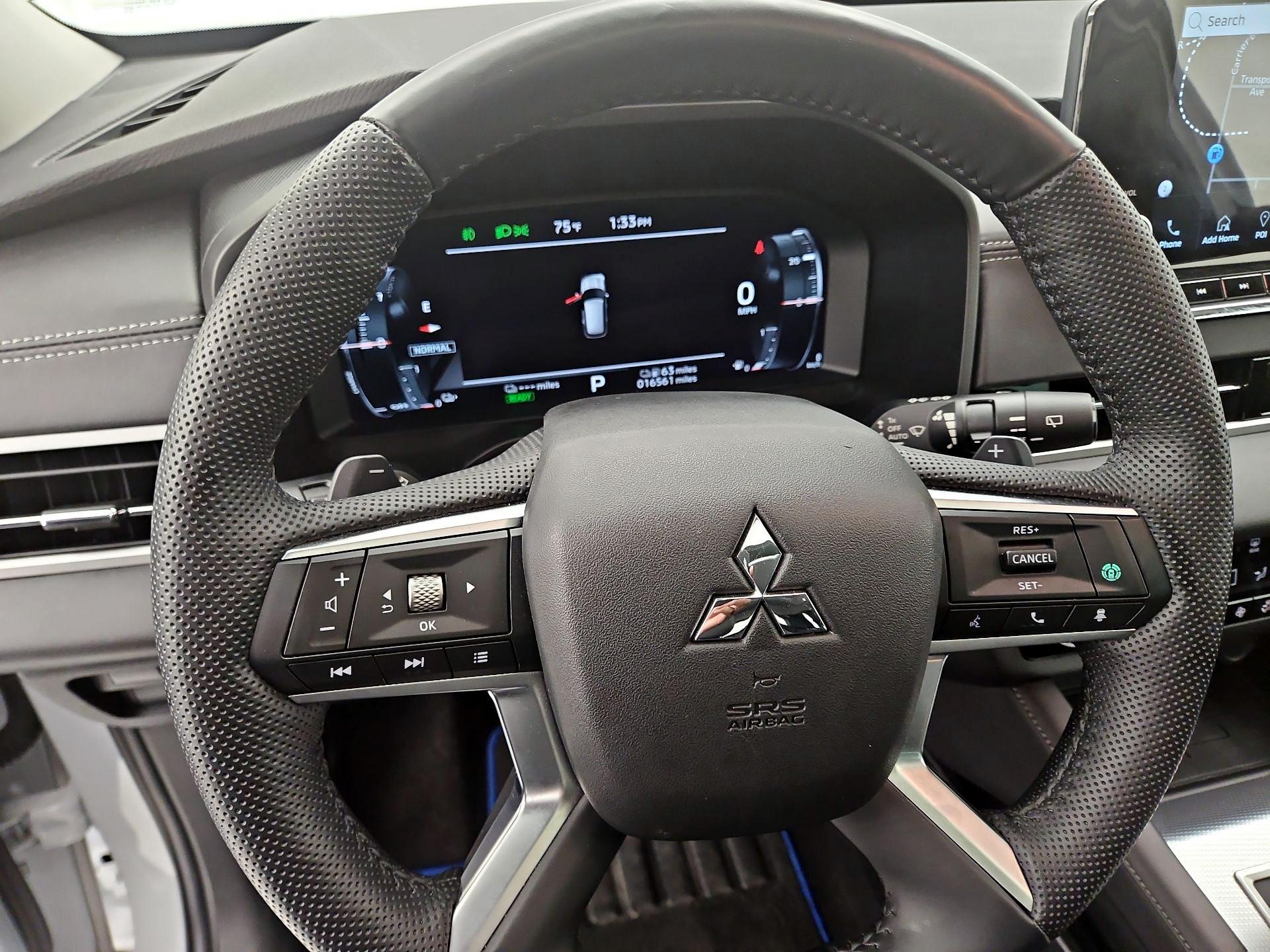 Thumbnail: 2023 Mitsubishi Outlander - 10