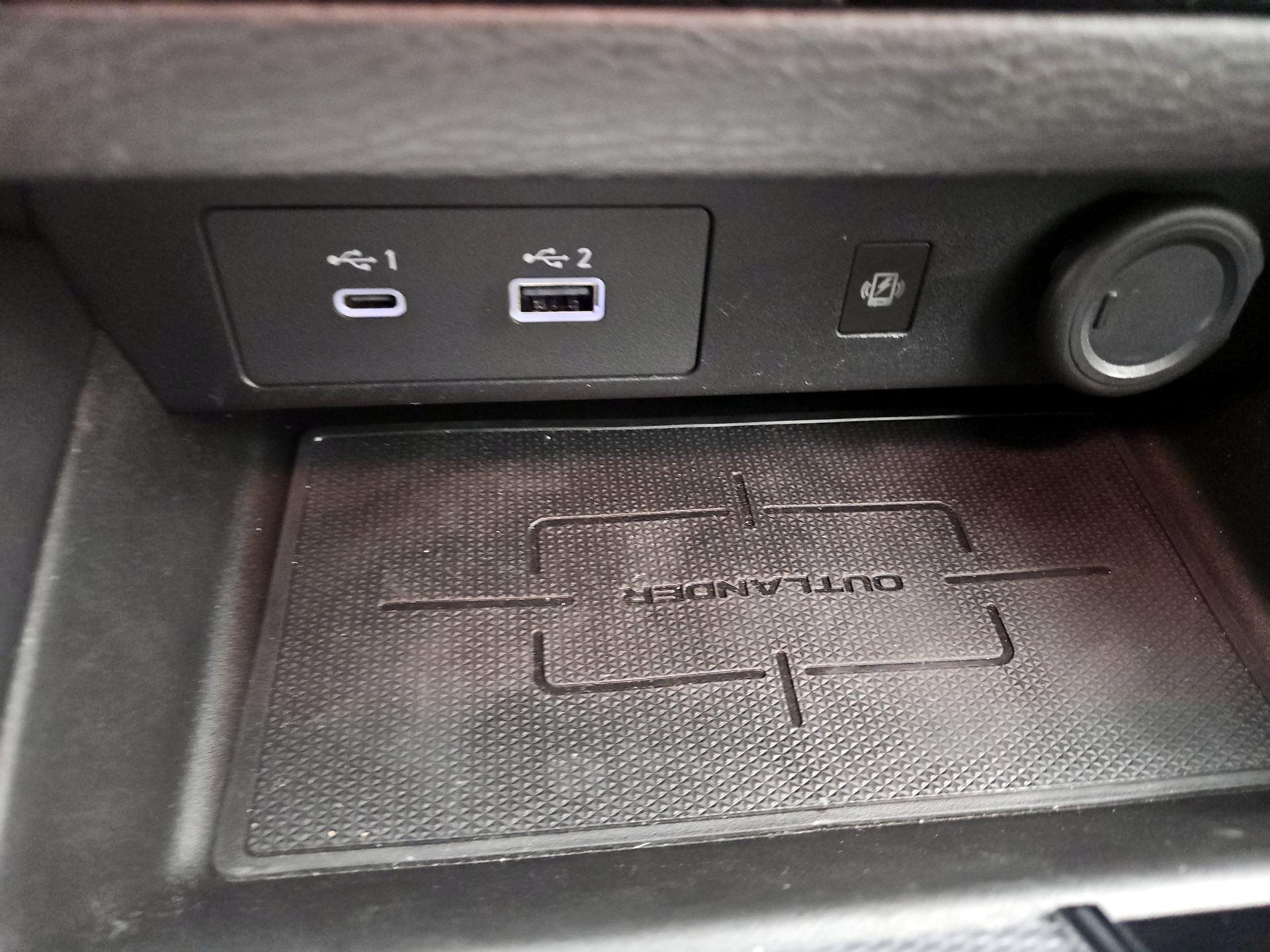 Thumbnail: 2023 Mitsubishi Outlander - 19
