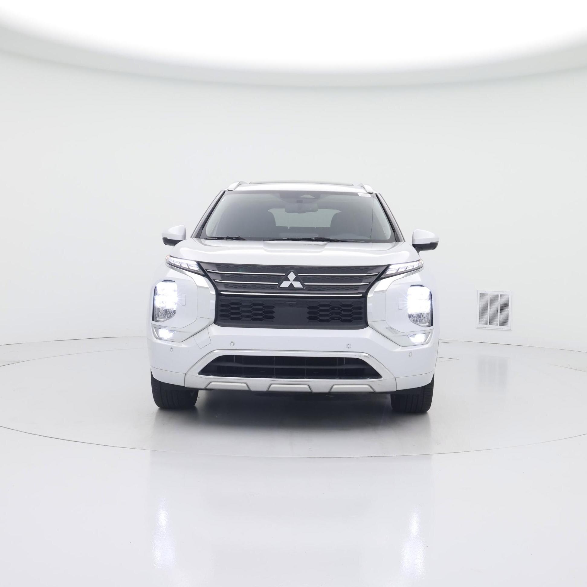 Thumbnail: 2023 Mitsubishi Outlander - 5