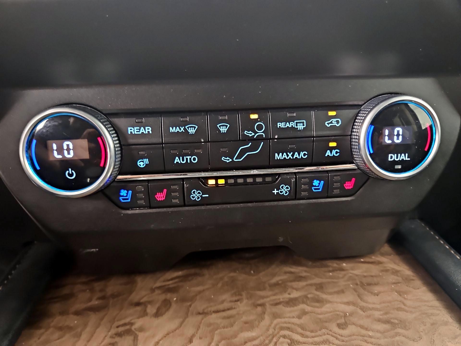Thumbnail: 2021 Ford Expedition - 17