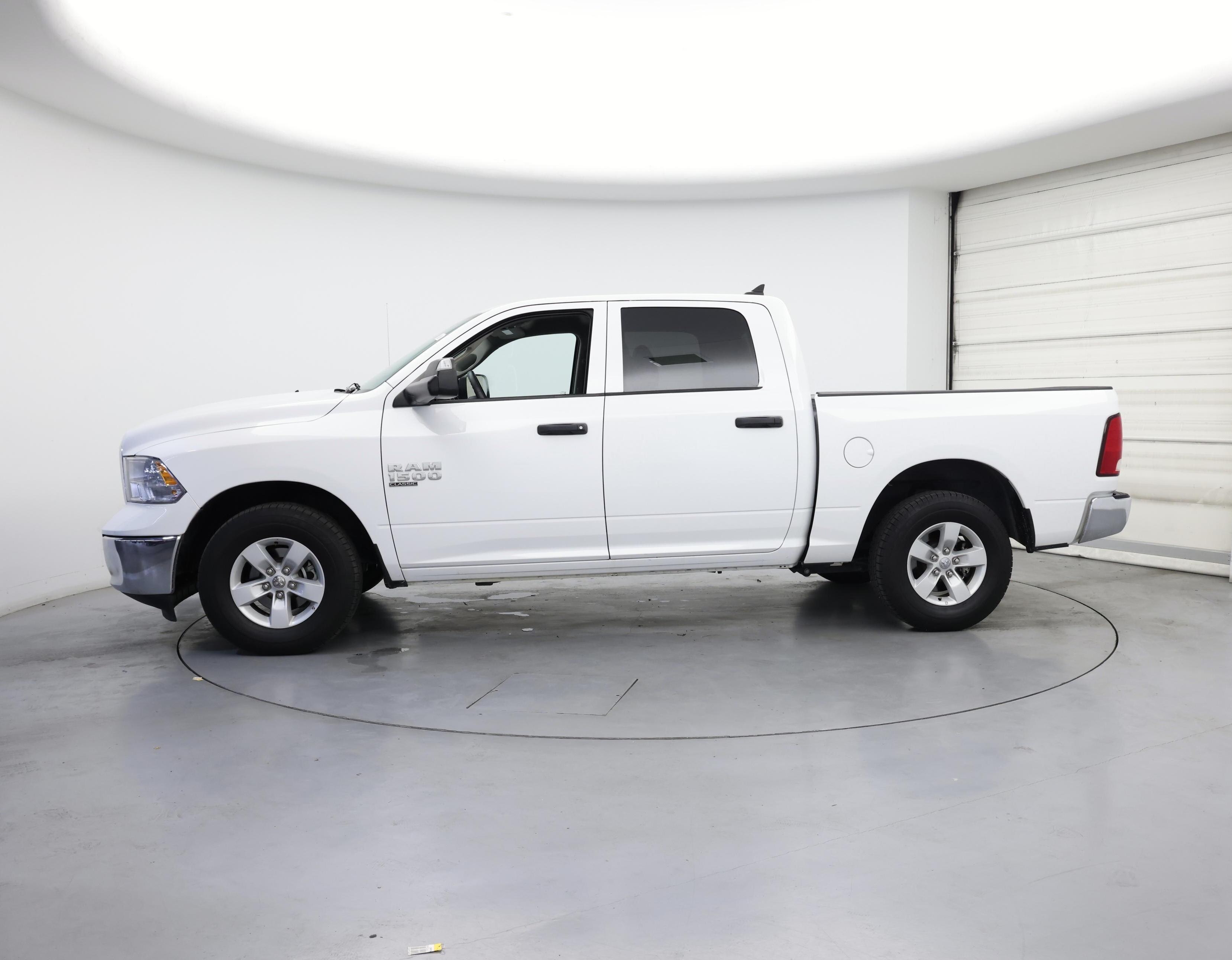 Thumbnail: 2023 RAM 1500 Classic - 3