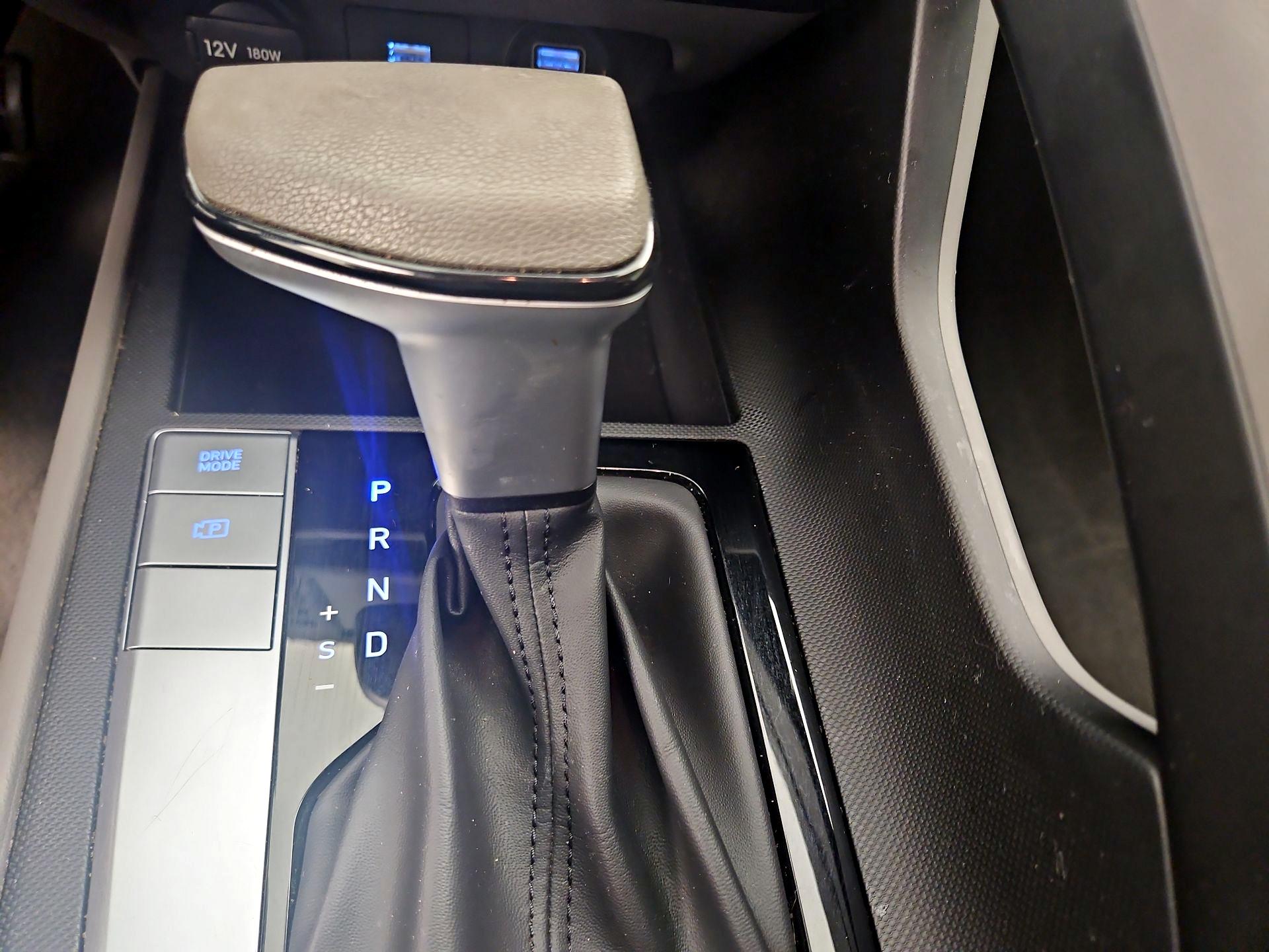 Thumbnail: 2023 Hyundai Elantra - 18