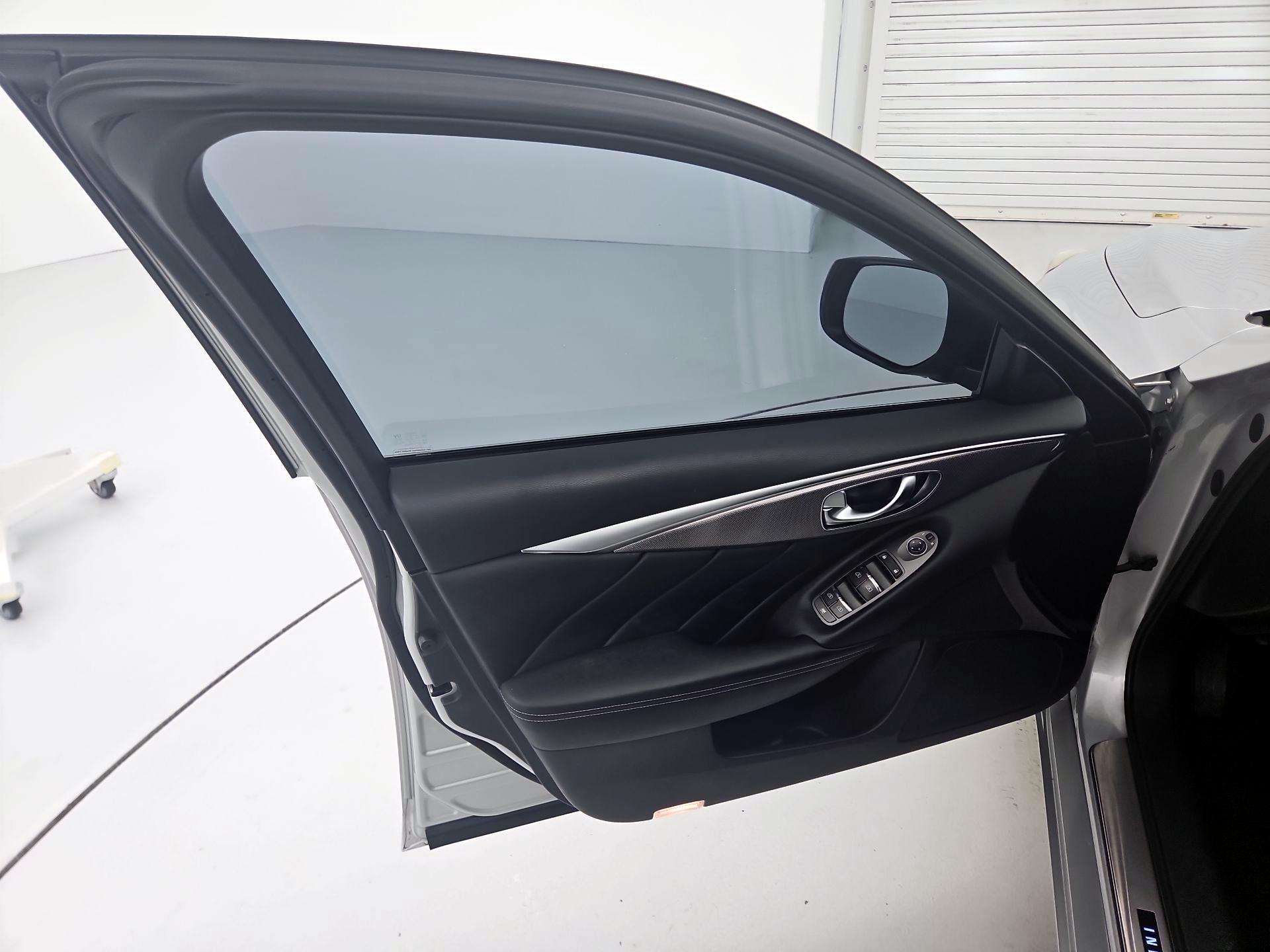 Thumbnail: 2015 INFINITI Q50 - 12