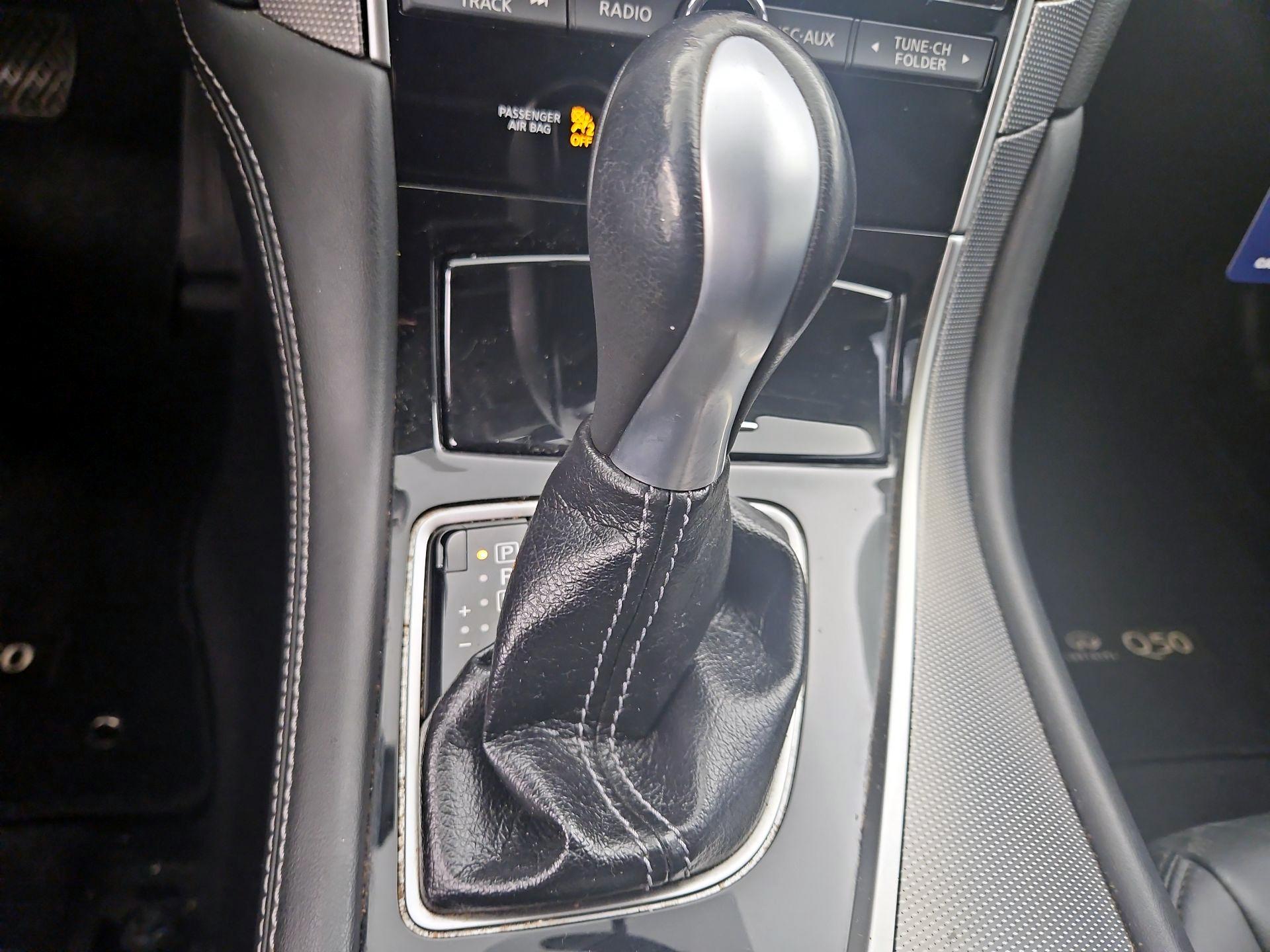 Thumbnail: 2015 INFINITI Q50 - 17