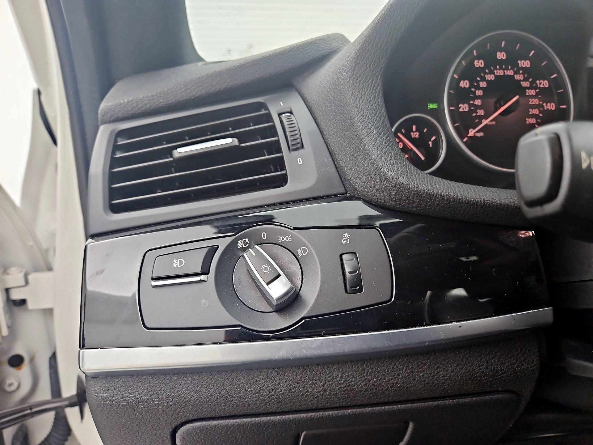 Thumbnail: 2016 BMW X4 - 13
