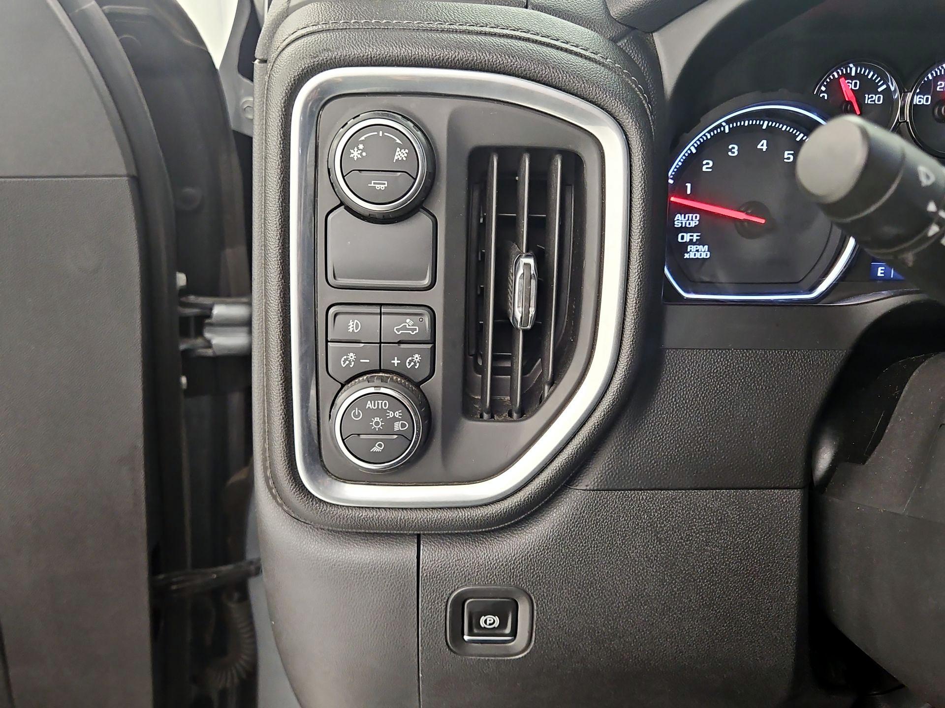 Thumbnail: 2019 Chevrolet Silverado 1500 - 13