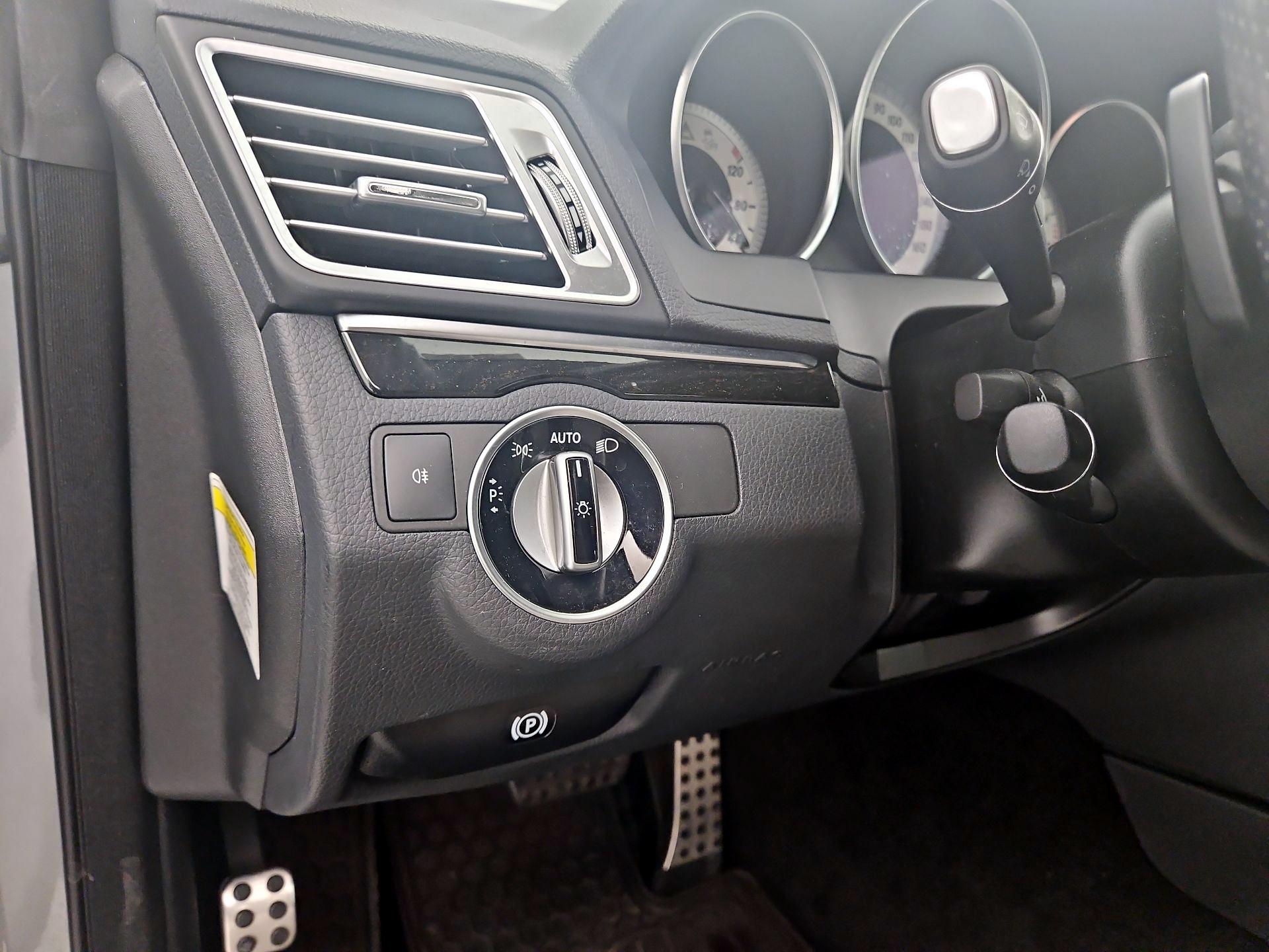 Thumbnail: 2014 Mercedes-Benz E-Class - 13