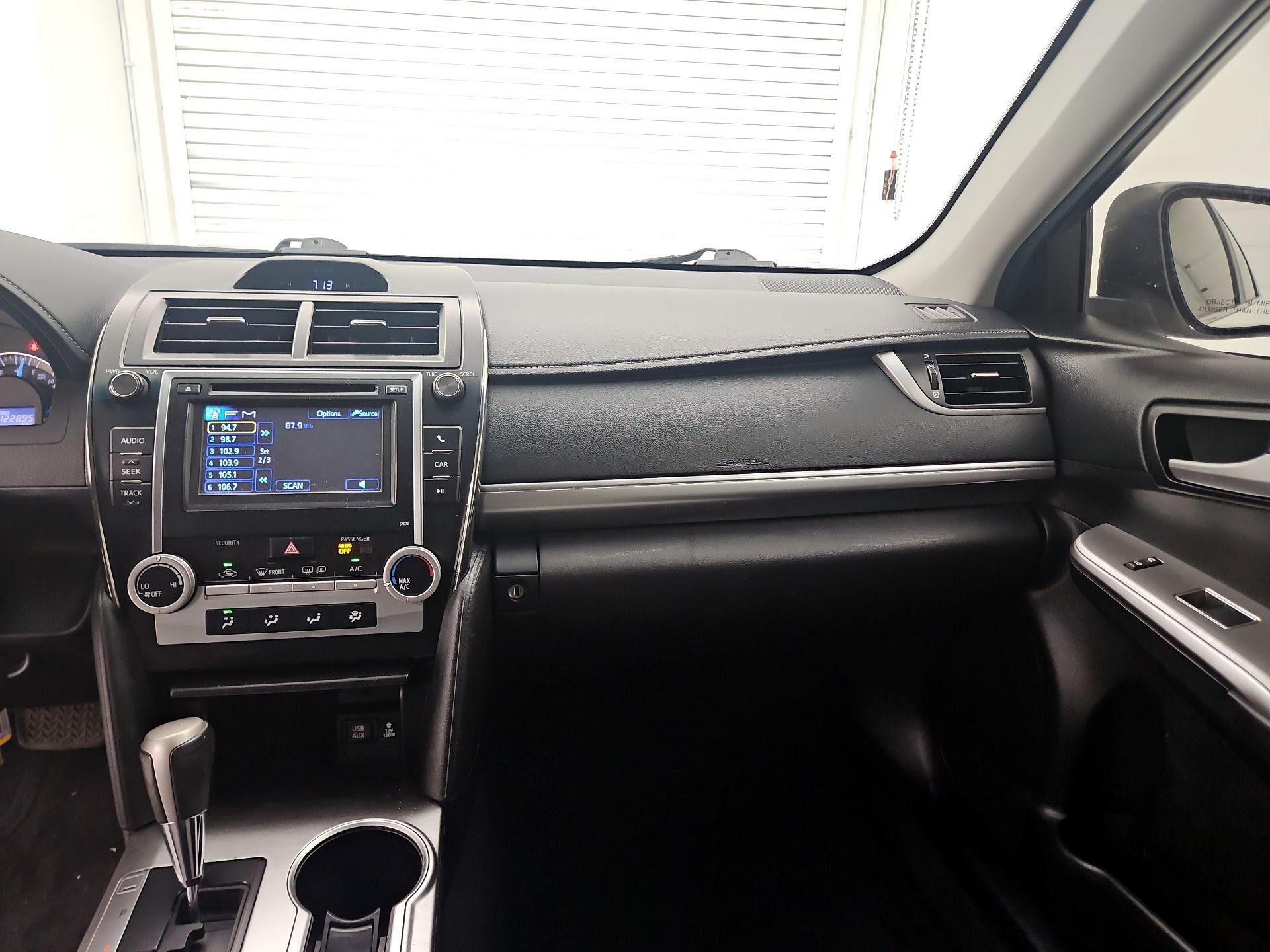 Thumbnail: 2014 Toyota Camry - 9