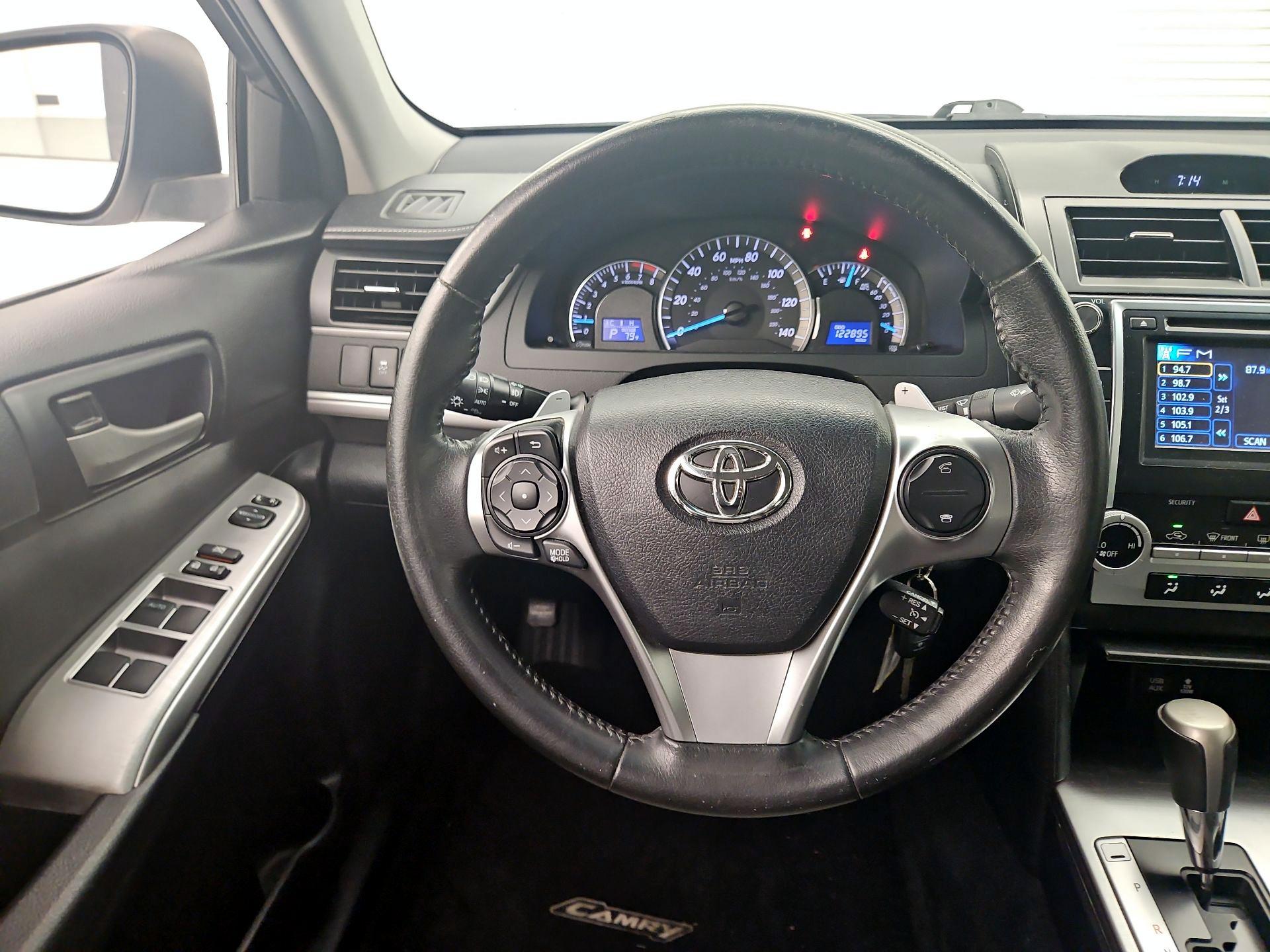 Thumbnail: 2014 Toyota Camry - 10