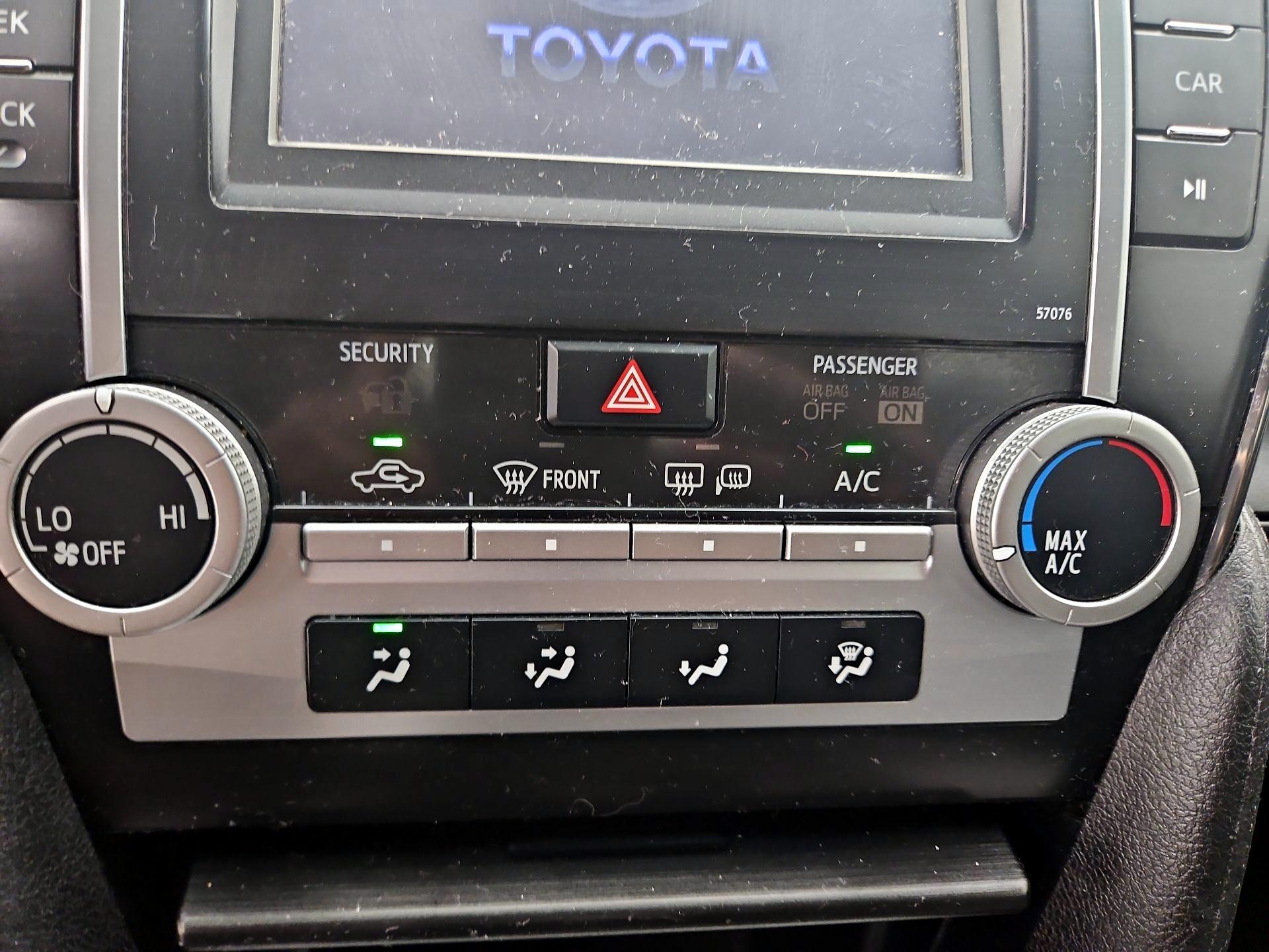 Thumbnail: 2014 Toyota Camry - 15